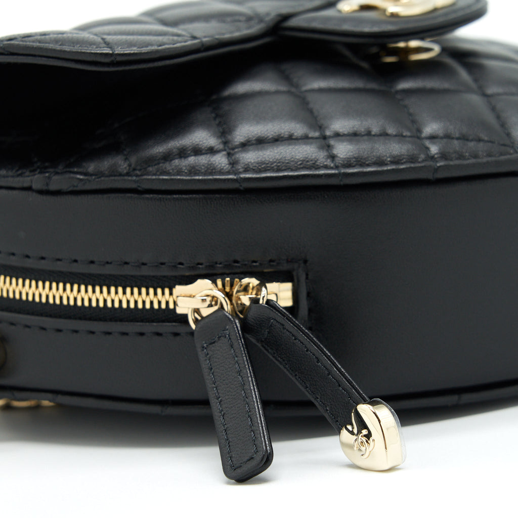 chanel-22s-heart-bag-lambskin-black-lghw-microchip-1
