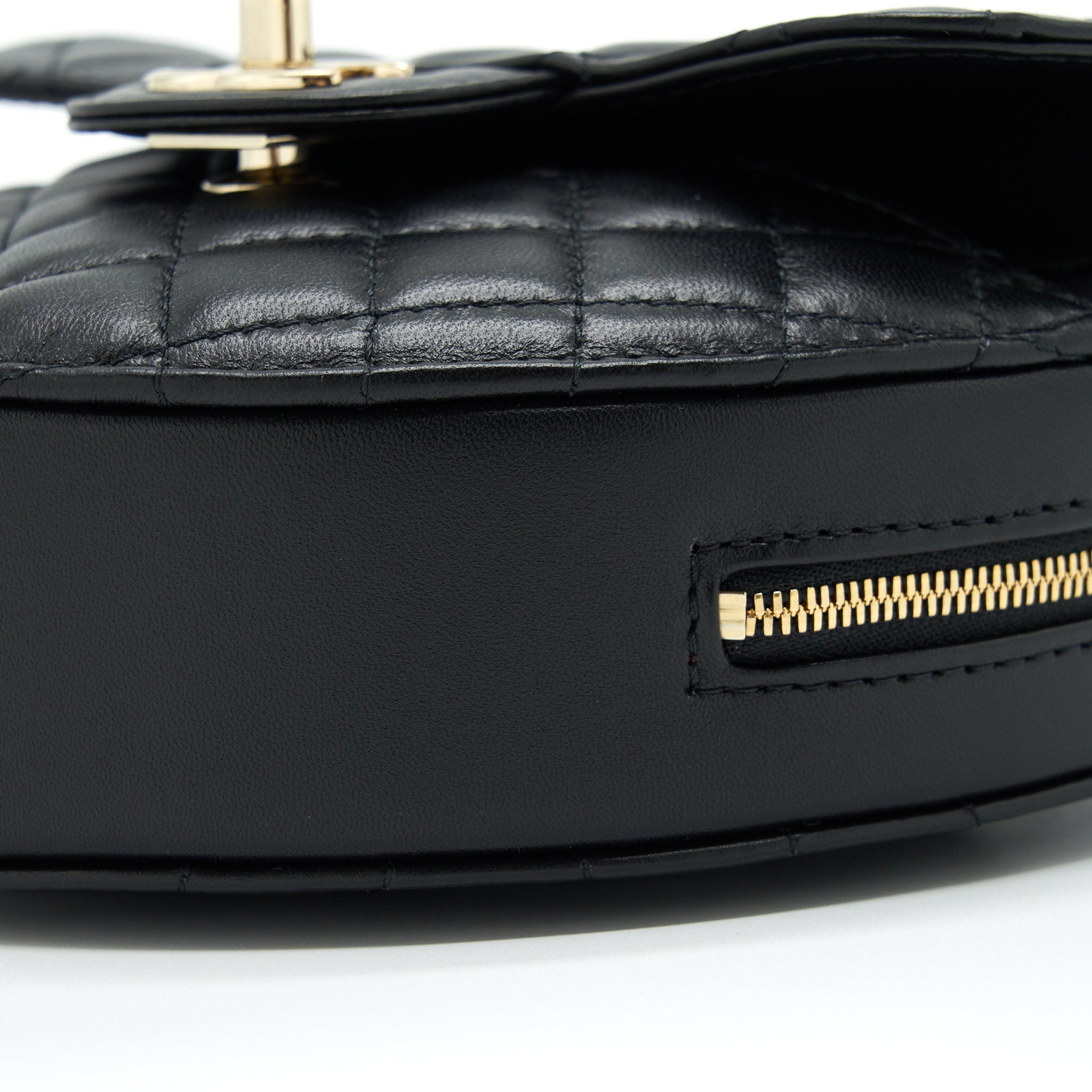 chanel-22s-heart-bag-lambskin-black-lghw-microchip-1