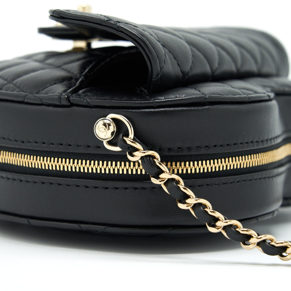 chanel-22s-heart-bag-lambskin-black-lghw-microchip-1