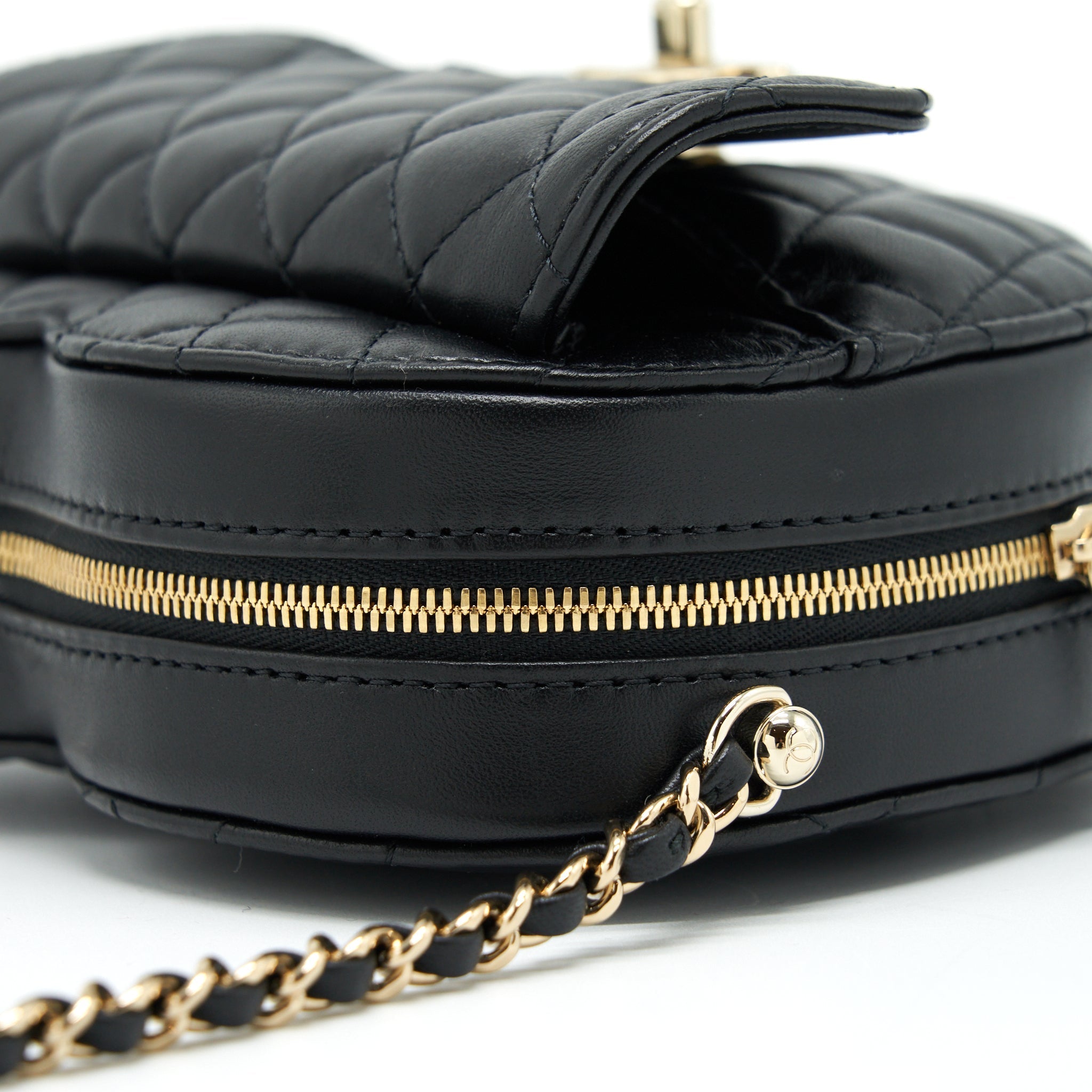 chanel-22s-heart-bag-lambskin-black-lghw-microchip-1