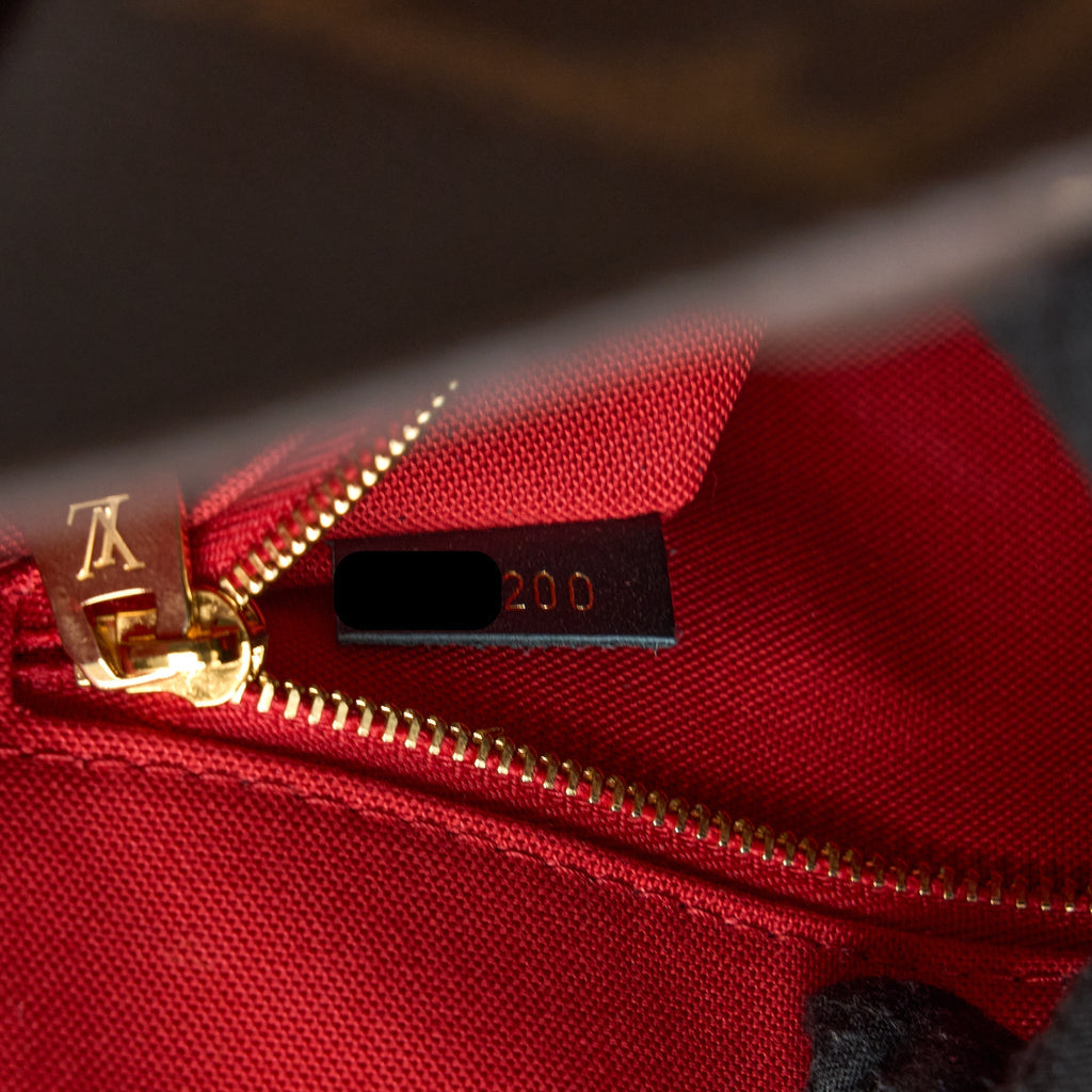 louis-vuitton-onthego-gm-monogram-canvas-ghw