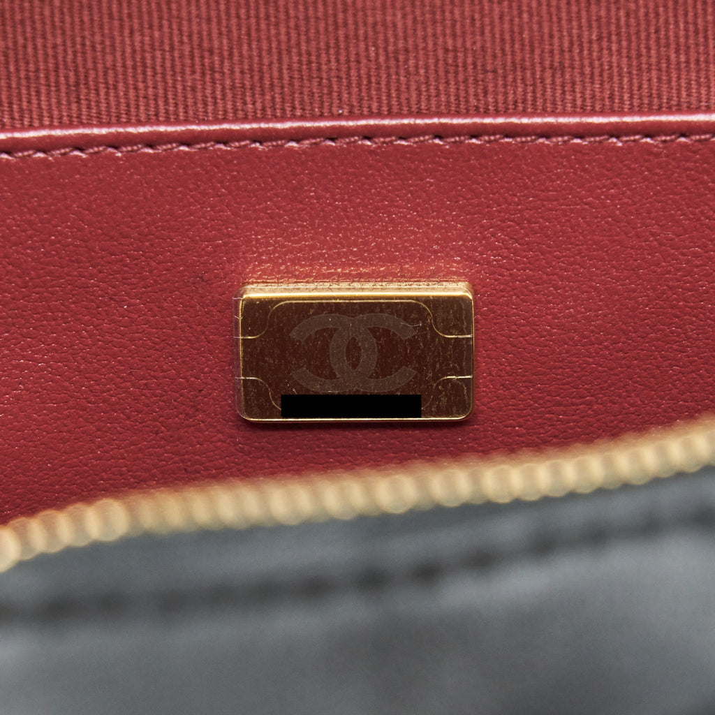 chanel-22s-heart-bag-lambskin-black-lghw-microchip-1