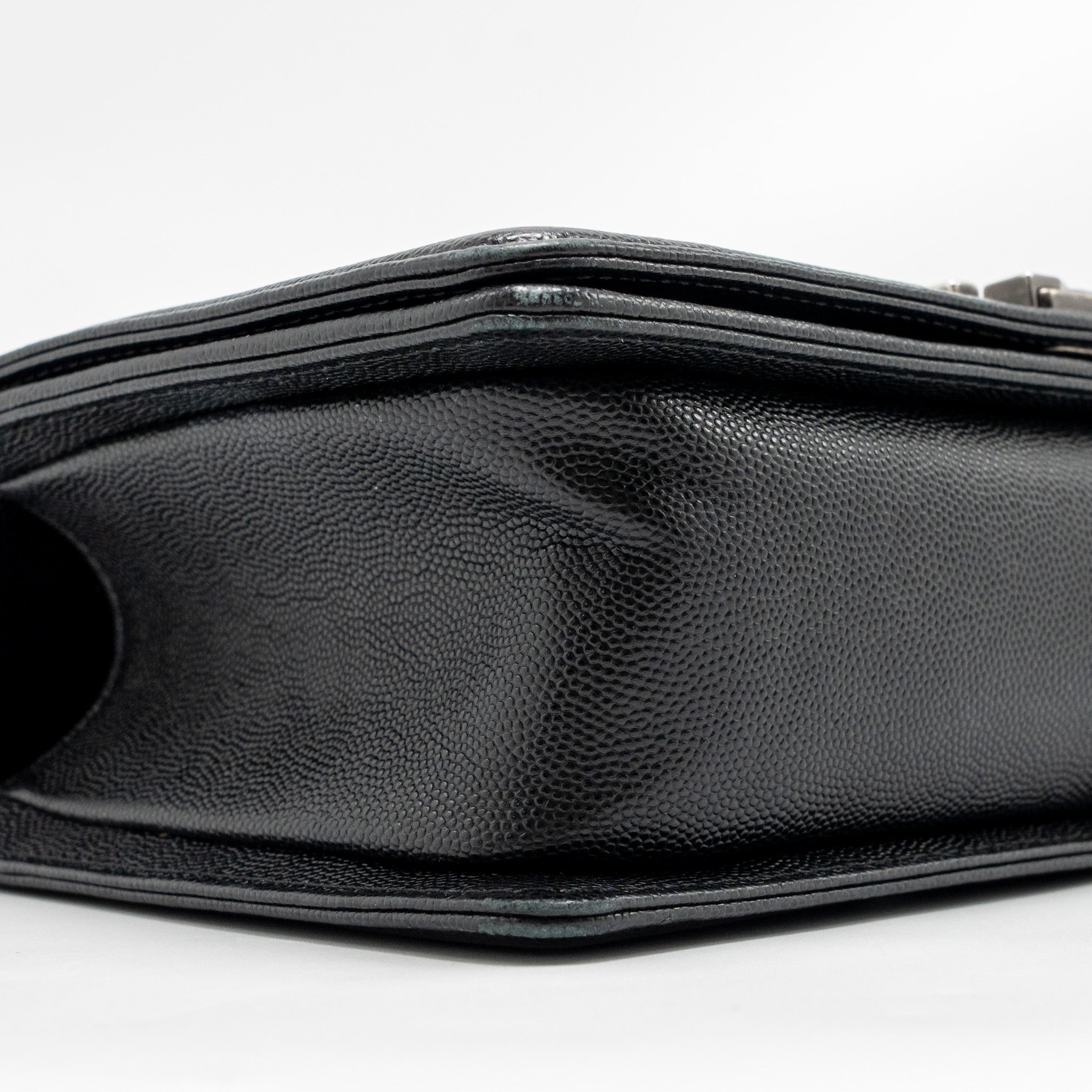 chanel-medium-boy-bag-caviar-black-shw-1