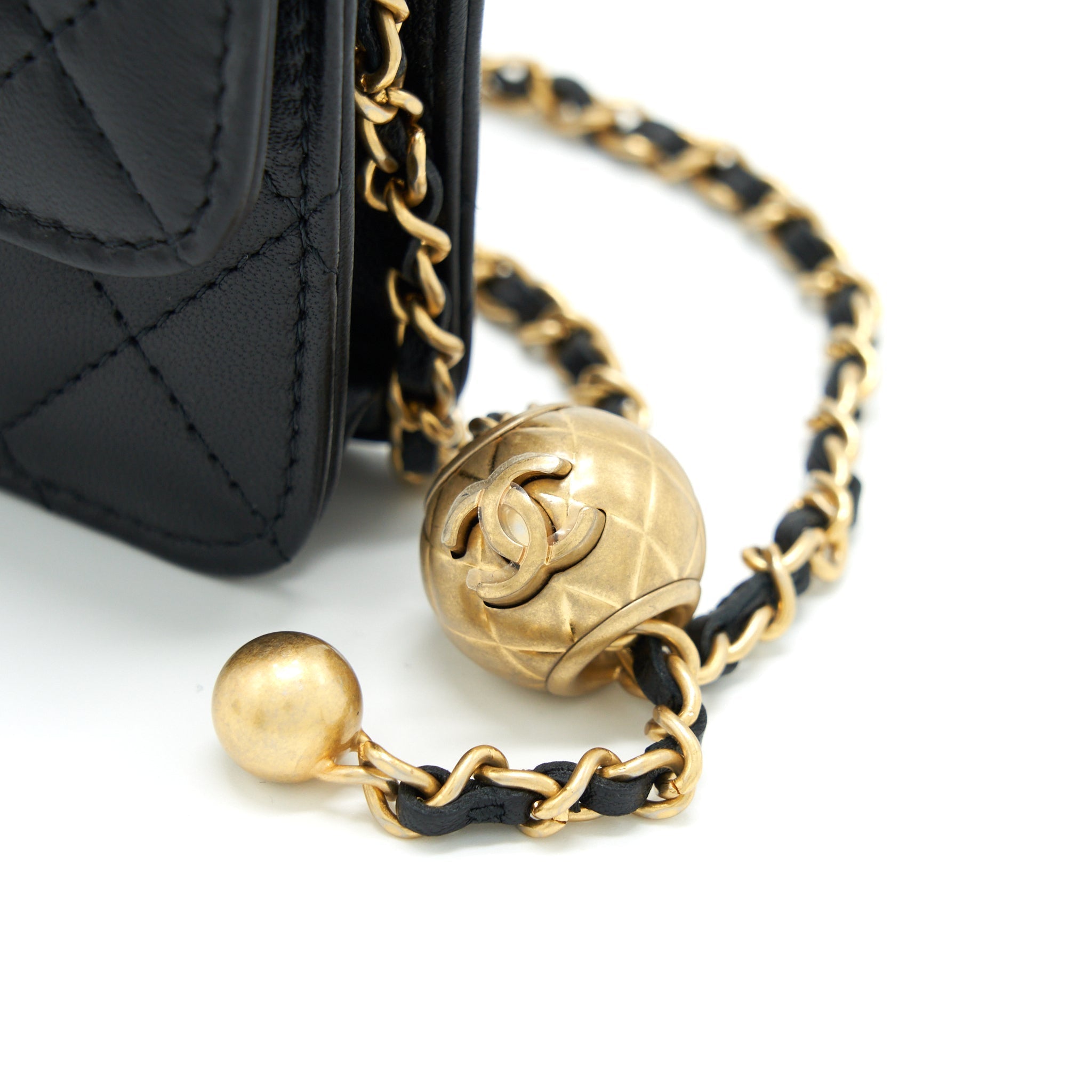 chanel-pearl-crush-mini-flap-belt-bag-lambskin-black-ghw