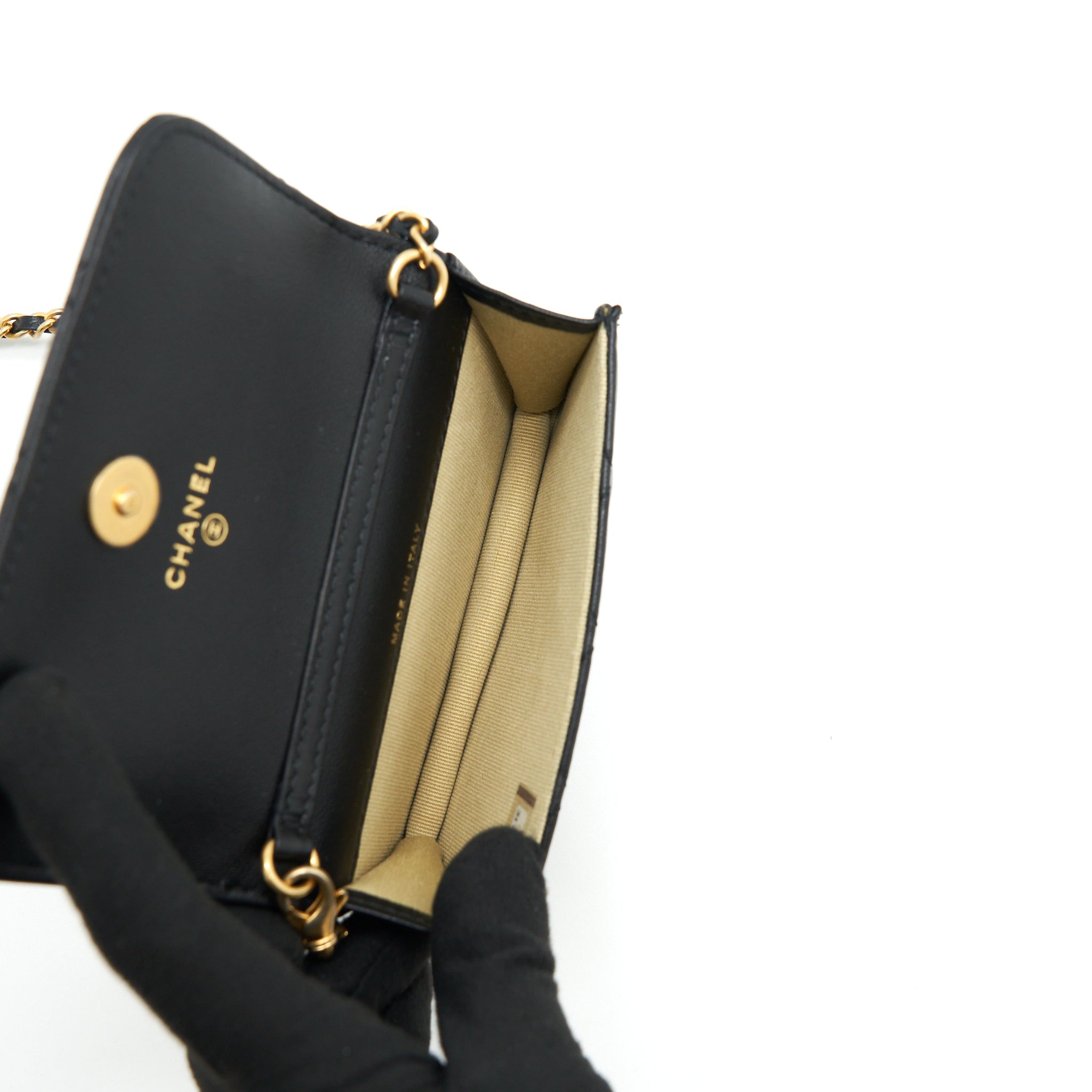 chanel-pearl-crush-mini-flap-belt-bag-lambskin-black-ghw