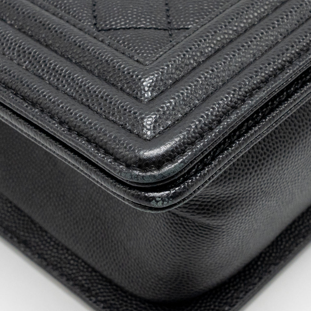 chanel-medium-boy-bag-caviar-black-shw-1