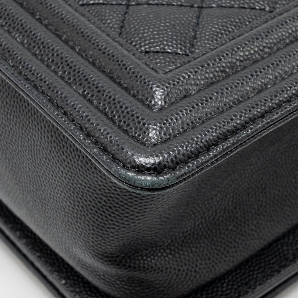 chanel-medium-boy-bag-caviar-black-shw-1