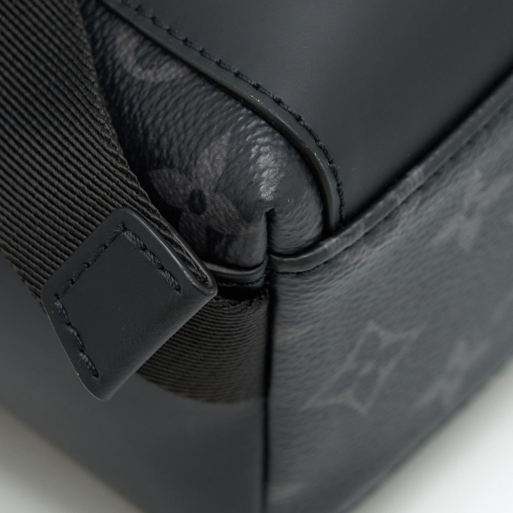 louis-vuitton-eclipse-voyager-messenger-bag-monogram-canvas-black-year-2020