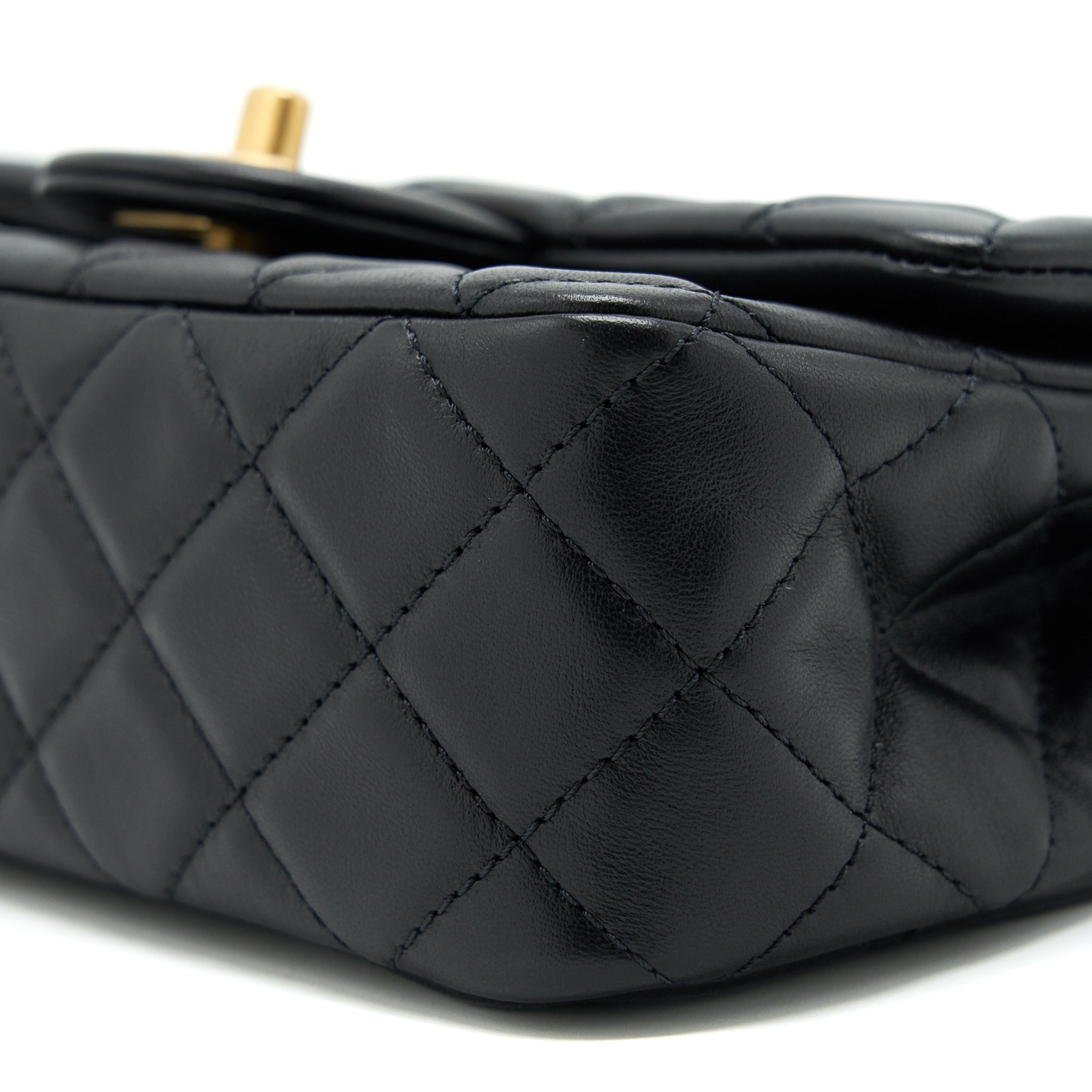 chanel-22c-pearl-crush-mini-rectangular-lambskin-black-ghw-microchip