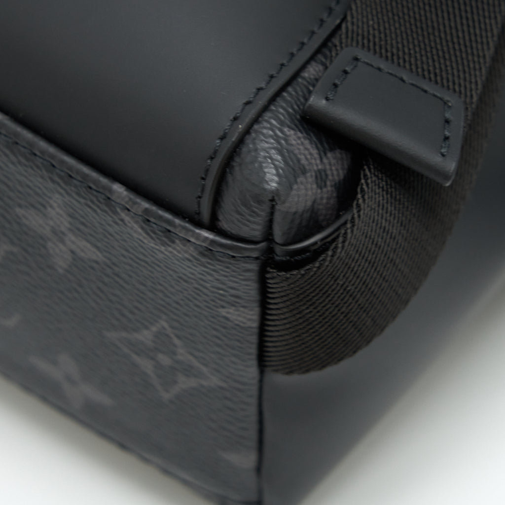 louis-vuitton-eclipse-voyager-messenger-bag-monogram-canvas-black-year-2020