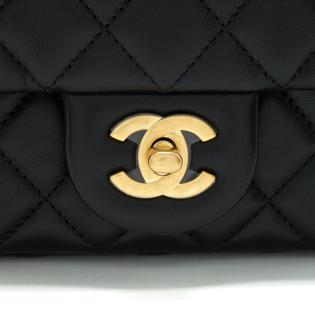 chanel-22c-pearl-crush-mini-rectangular-lambskin-black-ghw-microchip