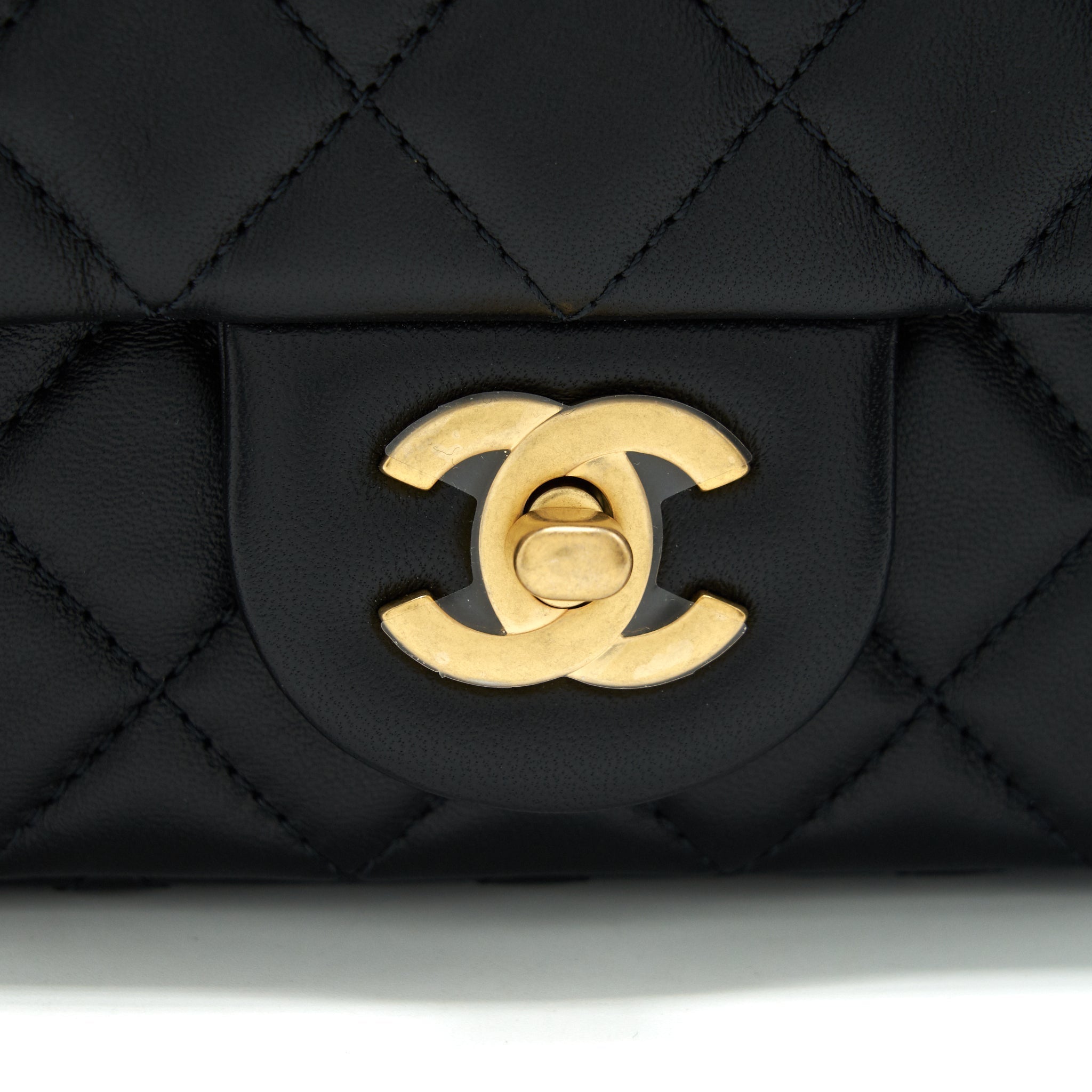 chanel-22c-pearl-crush-mini-rectangular-lambskin-black-ghw-microchip