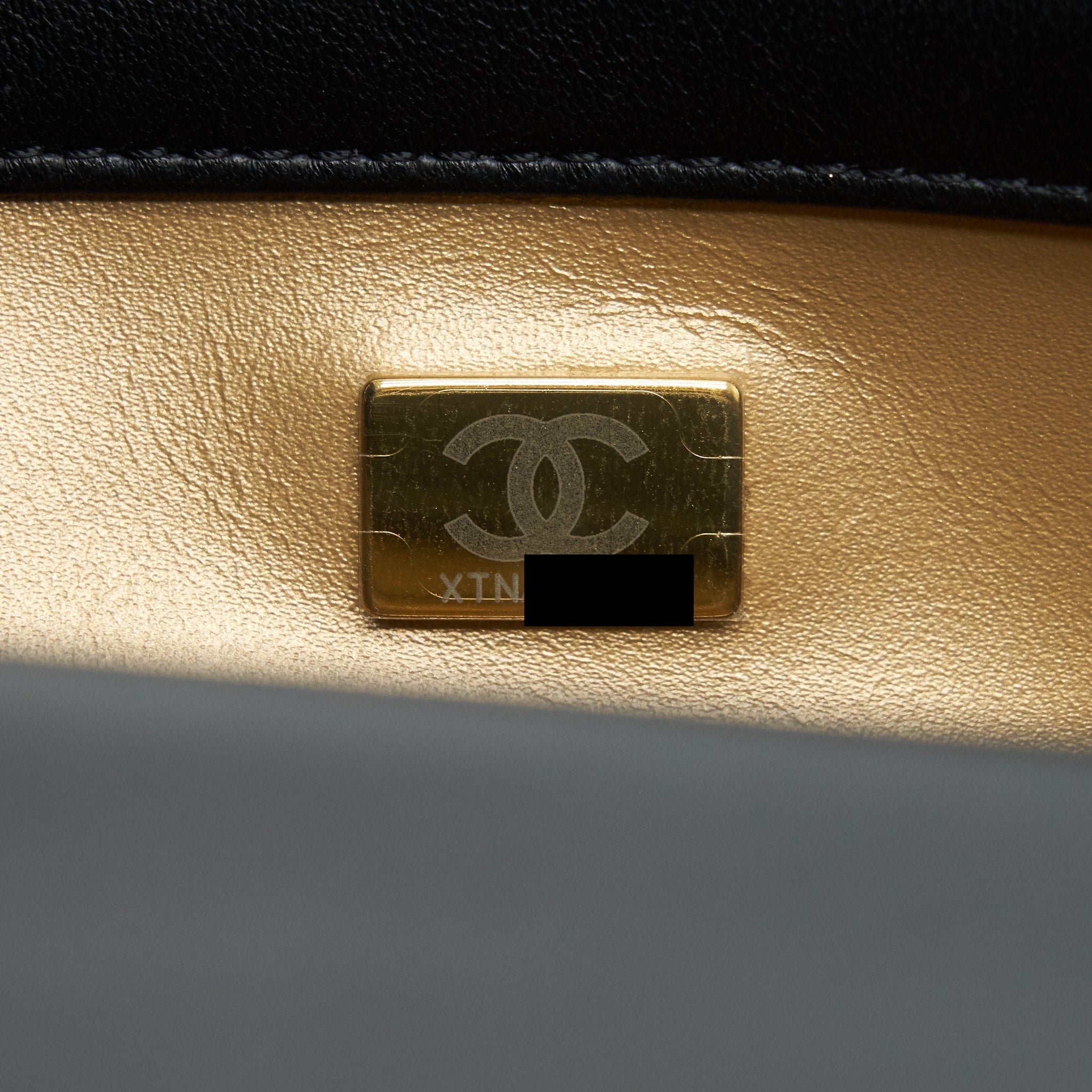 chanel-22c-pearl-crush-mini-rectangular-lambskin-black-ghw-microchip