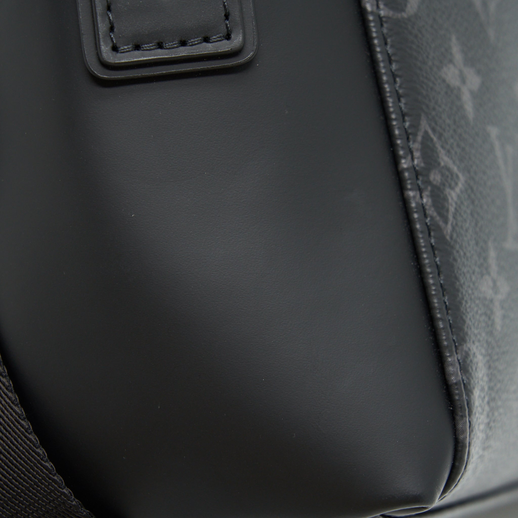 louis-vuitton-eclipse-voyager-messenger-bag-monogram-canvas-black-year-2020