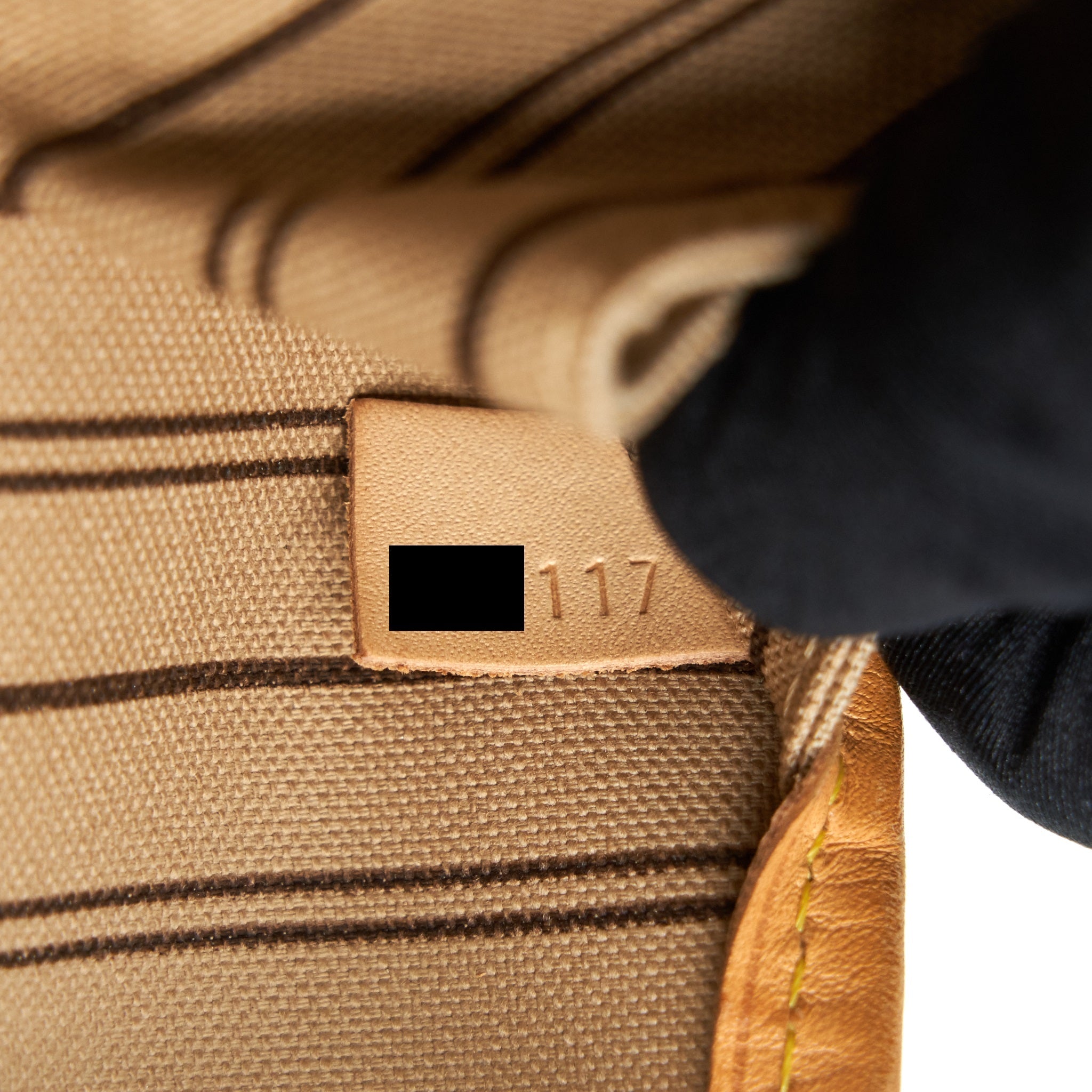 louis-vuitton-neverfull-mm-monogram