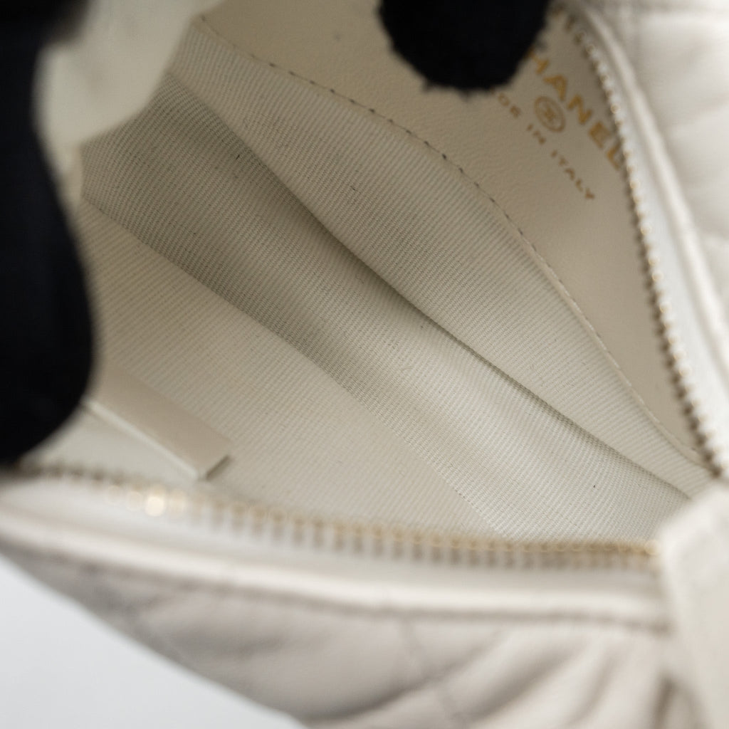 chanel-23c-round-clutch-lambskin-white-lghw-microchip-1