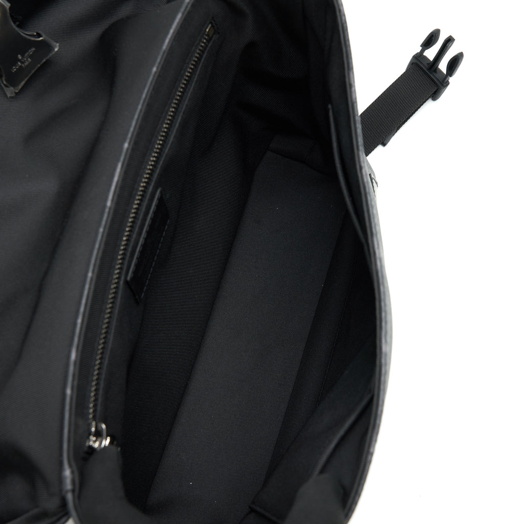 louis-vuitton-eclipse-voyager-messenger-bag-monogram-canvas-black-year-2020