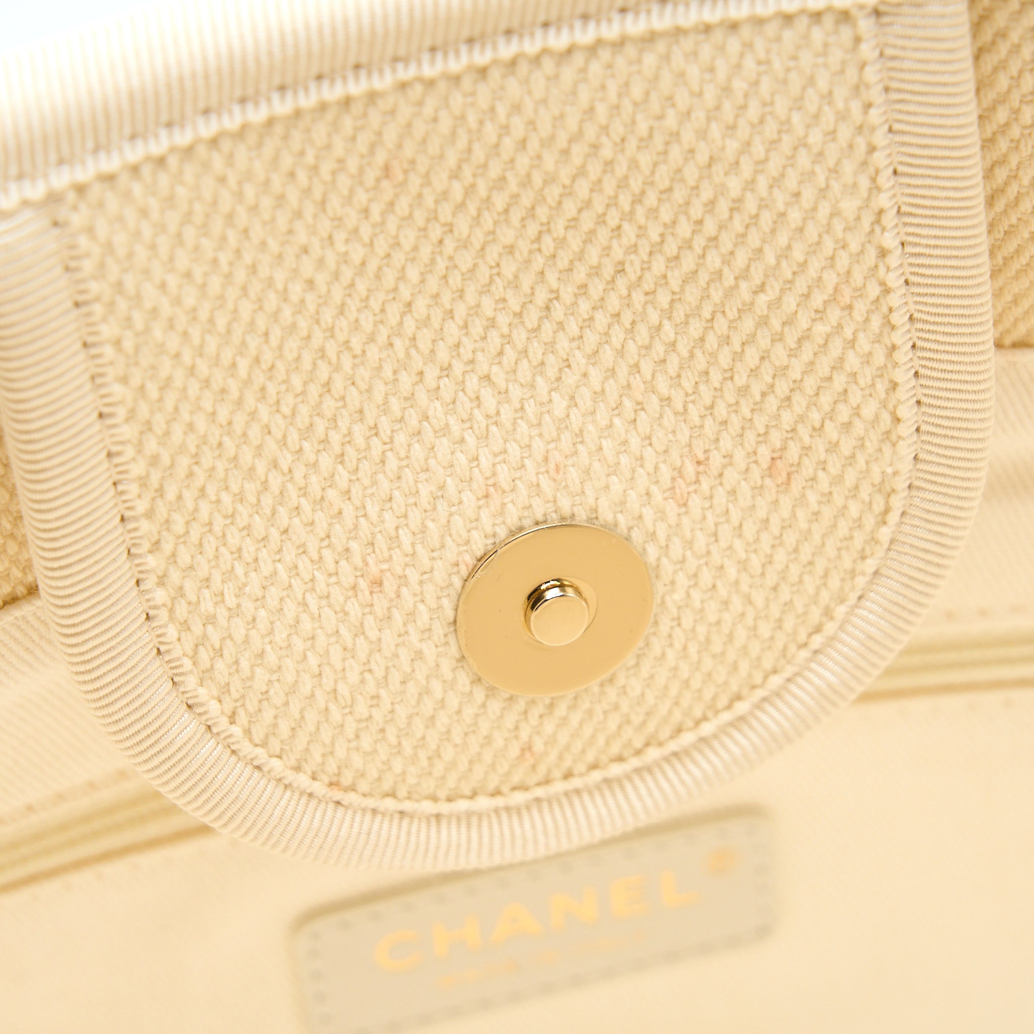 chanel-deauville-tote-bag-canvas-light-beige-lghw