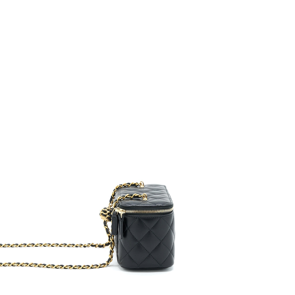 chanel-22a-pearl-crush-long-vanity-with-chain-lambskin-black-ghw