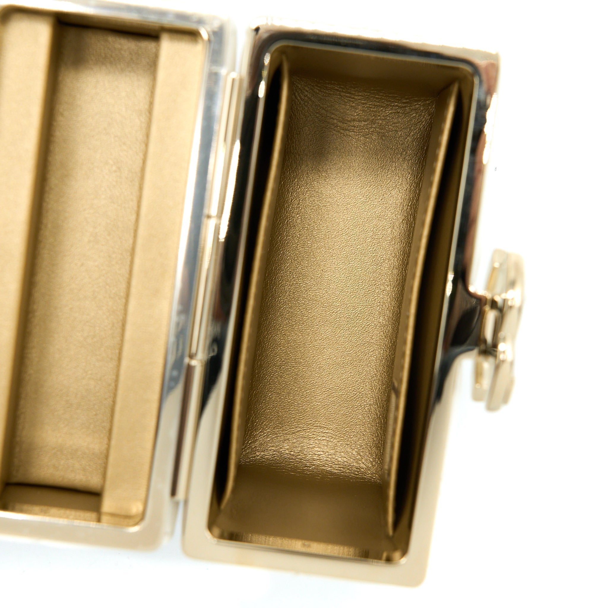 chanel-22p-quilted-mini-box-vanity-with-chain-lambskin-white-lghw
