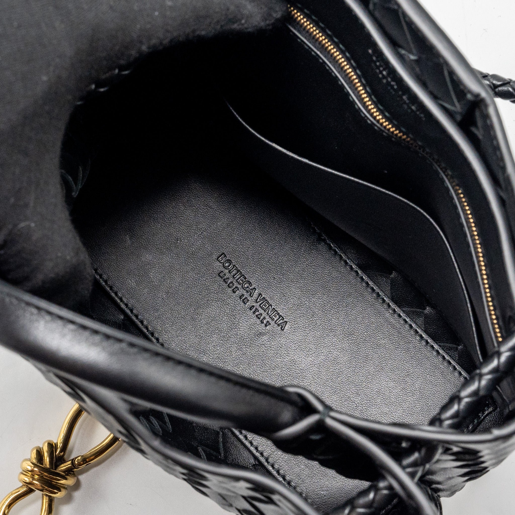 bottega-veneta-small-andiamo-bag-lambskin-black-ghw