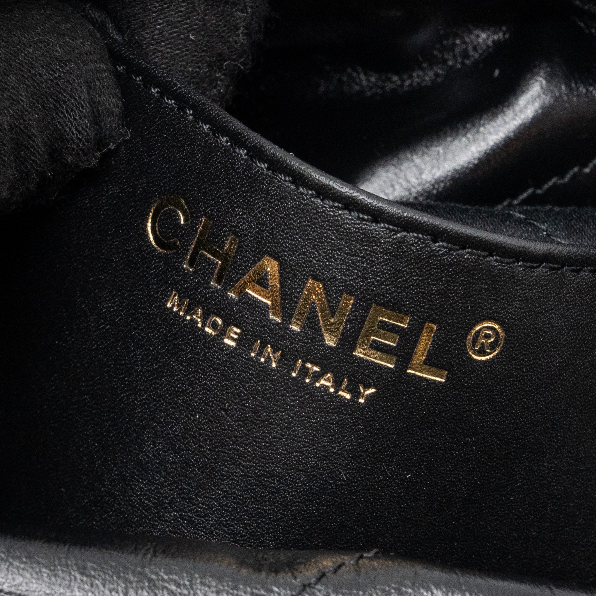 chanel-mini-22-bag-shiny-calfskin-black-ghw-microchip-2