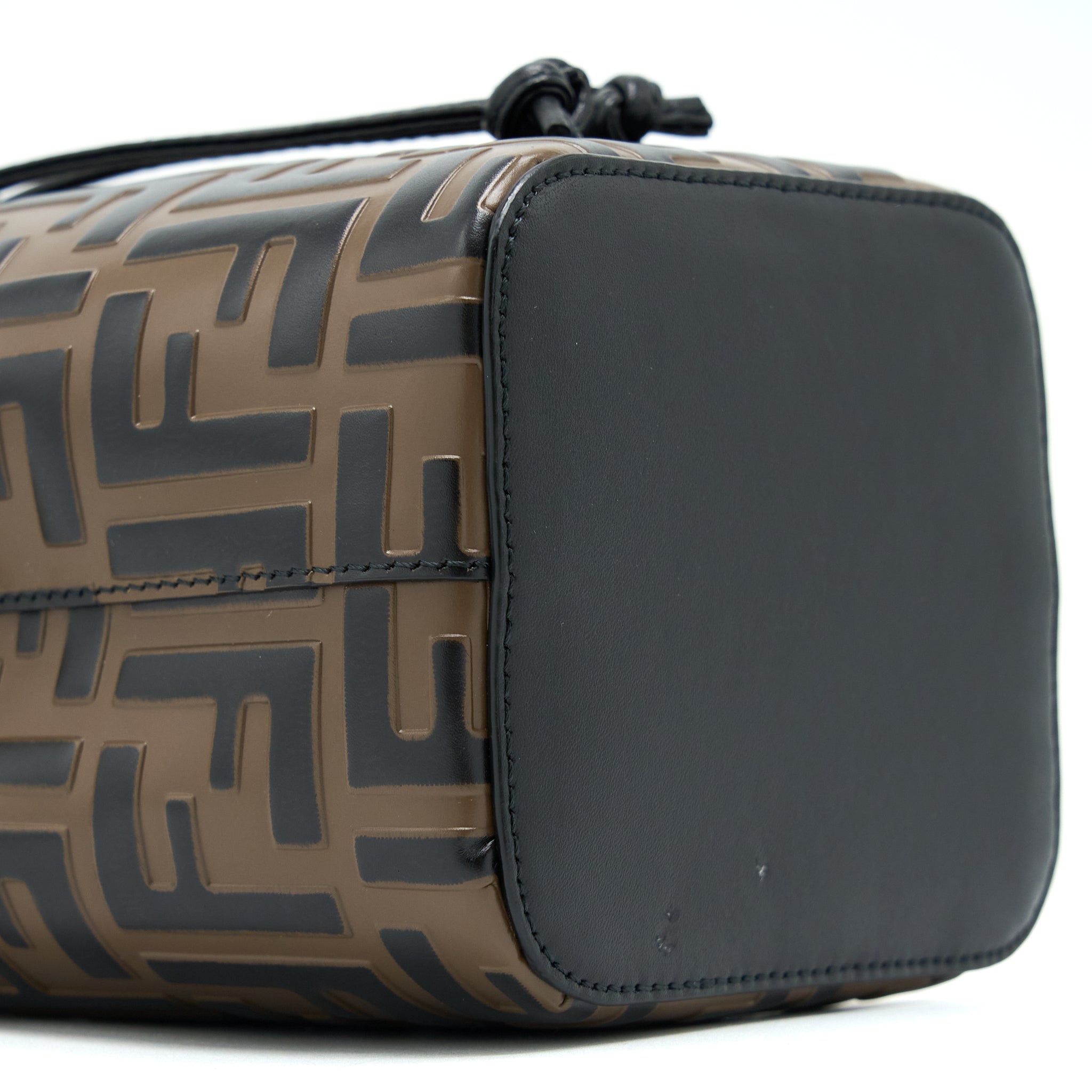 fendi-mon-tresor-mini-bucket-bag-ghw