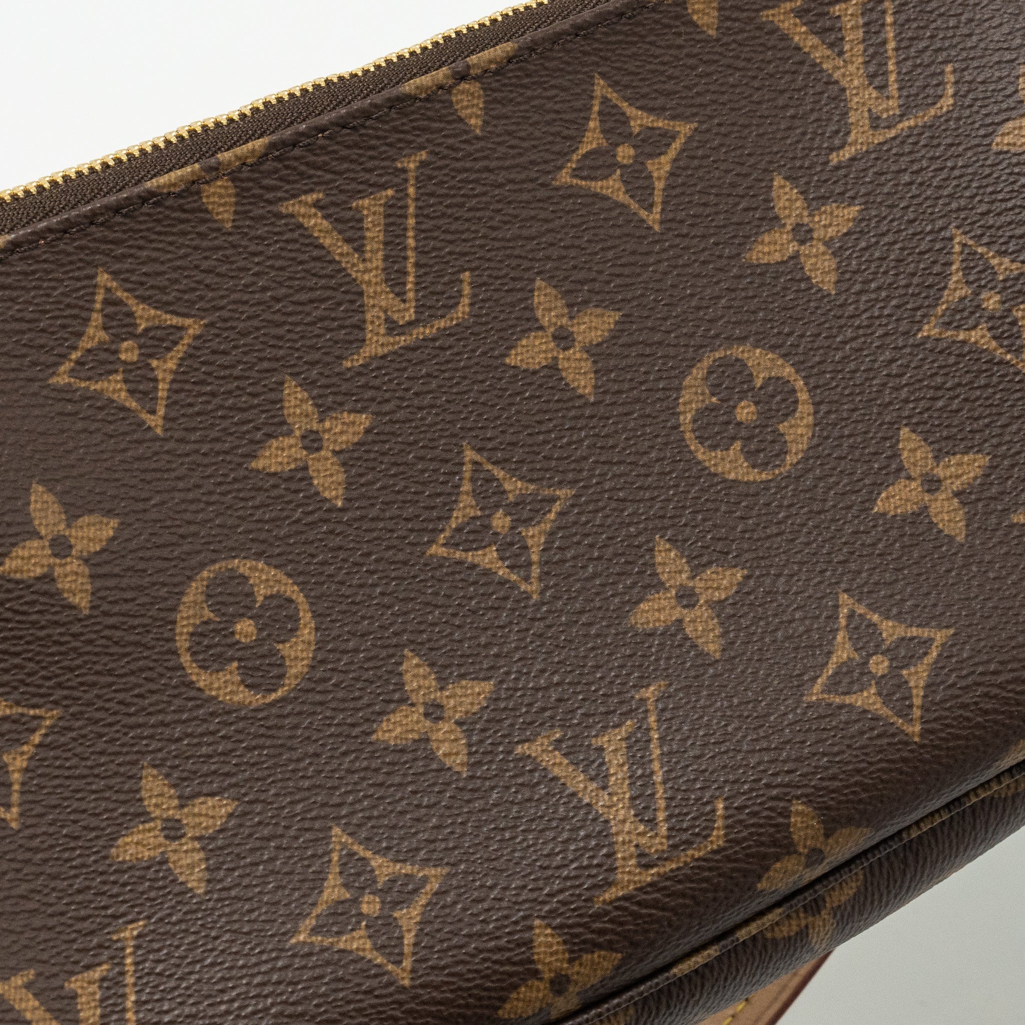 louis-vuitton-pochette-accessories-monogram-canvas-ghw-7