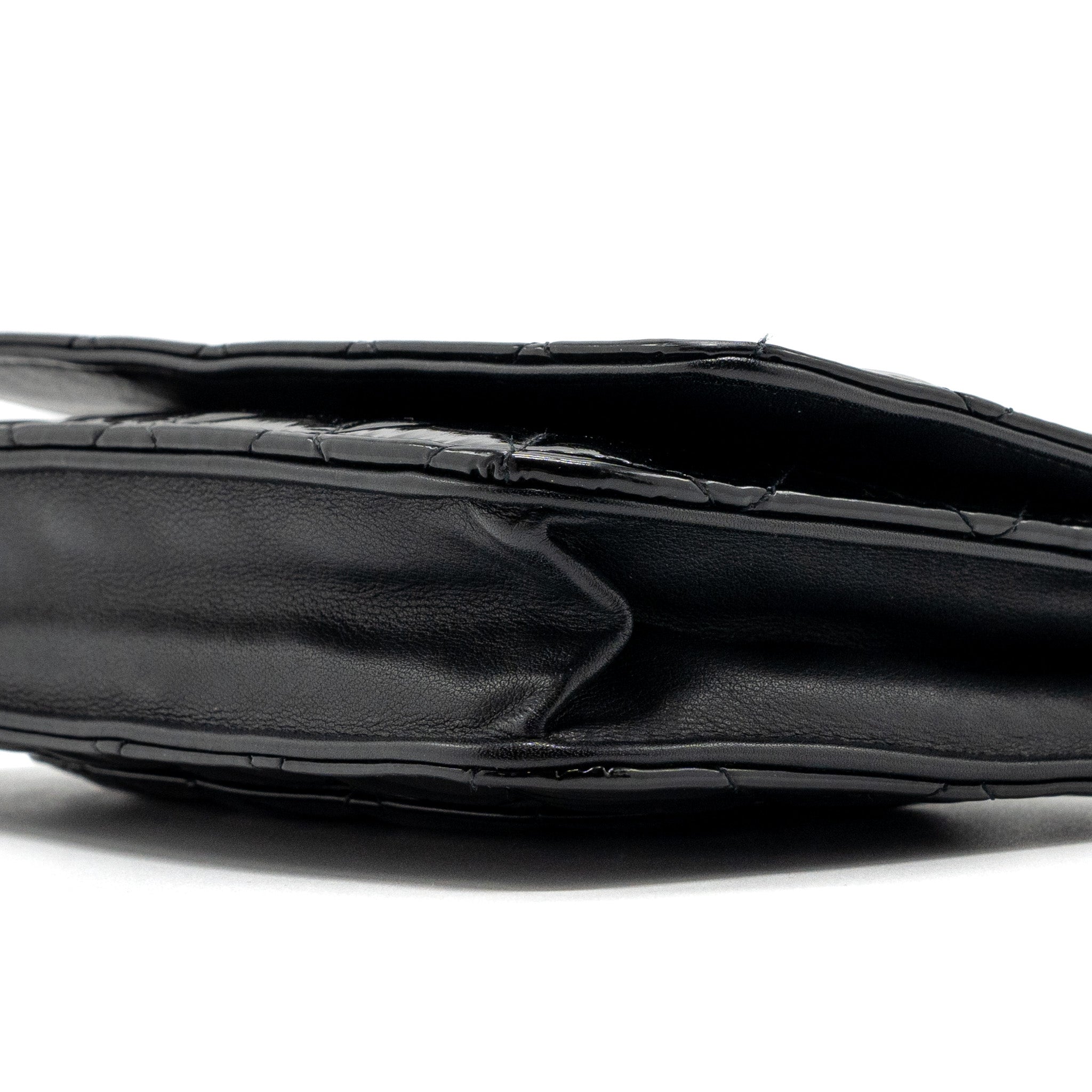 chanel-classic-wallet-on-chain-patent-black-shw-1