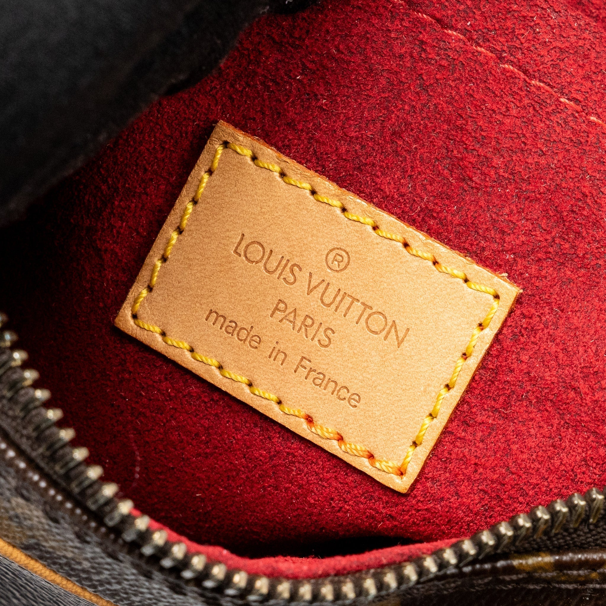 louis-vuitton-vintage-loop-shoulder-bag-monogram-canvas-ghw