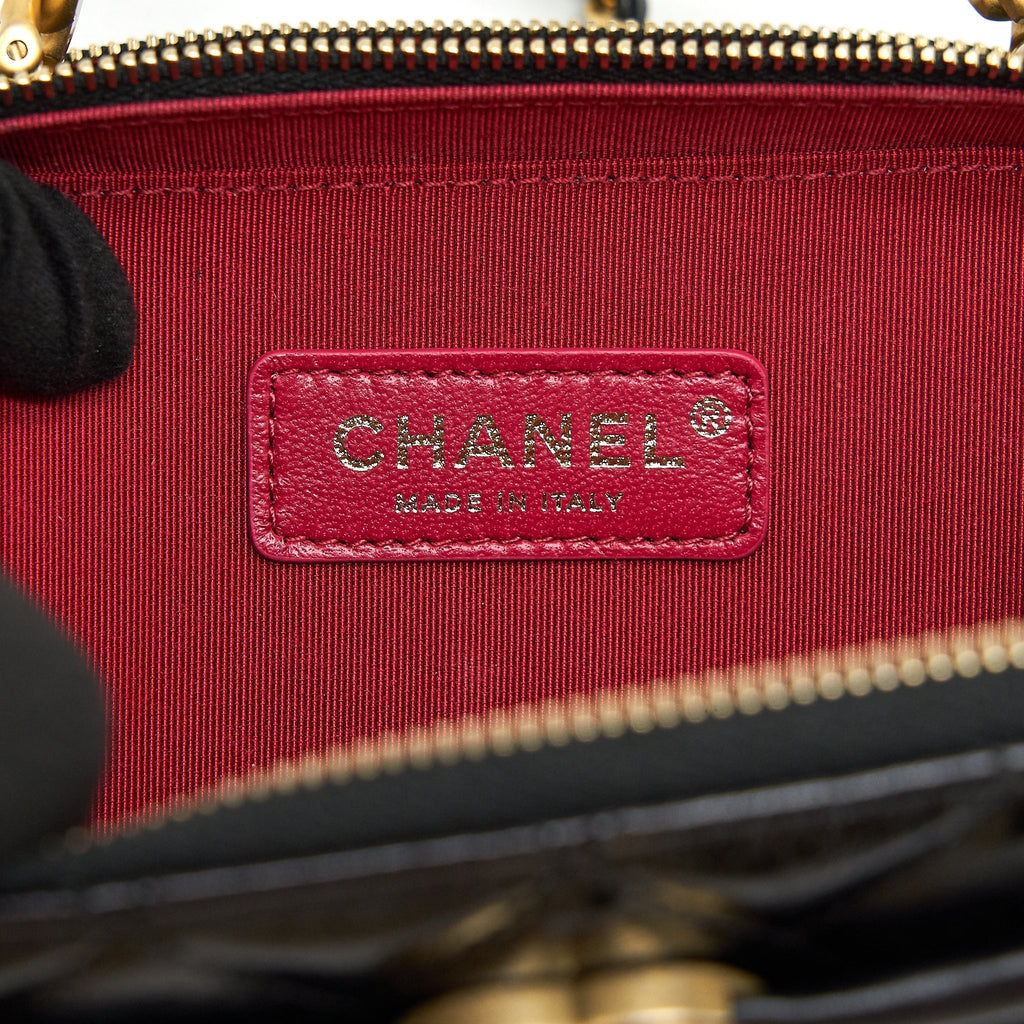 chanel-vanity-case-handle-crossbody-bag-calfskin-black-ghw