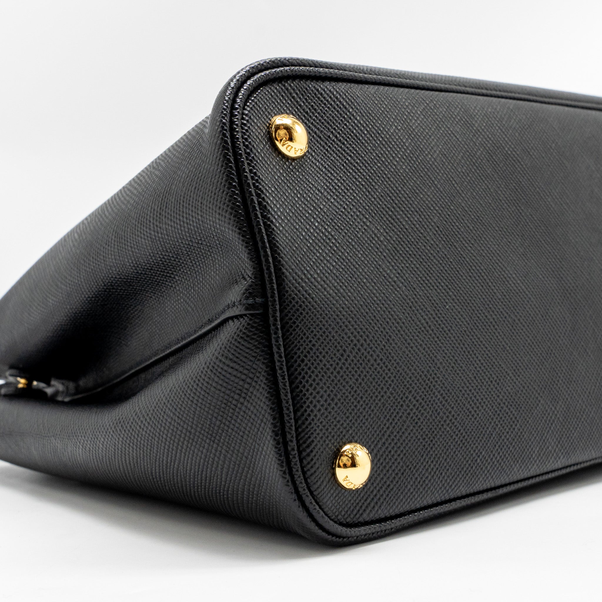 prada-medium-saffiano-cuir-tote-bag-leather-black-fuoco-ghw
