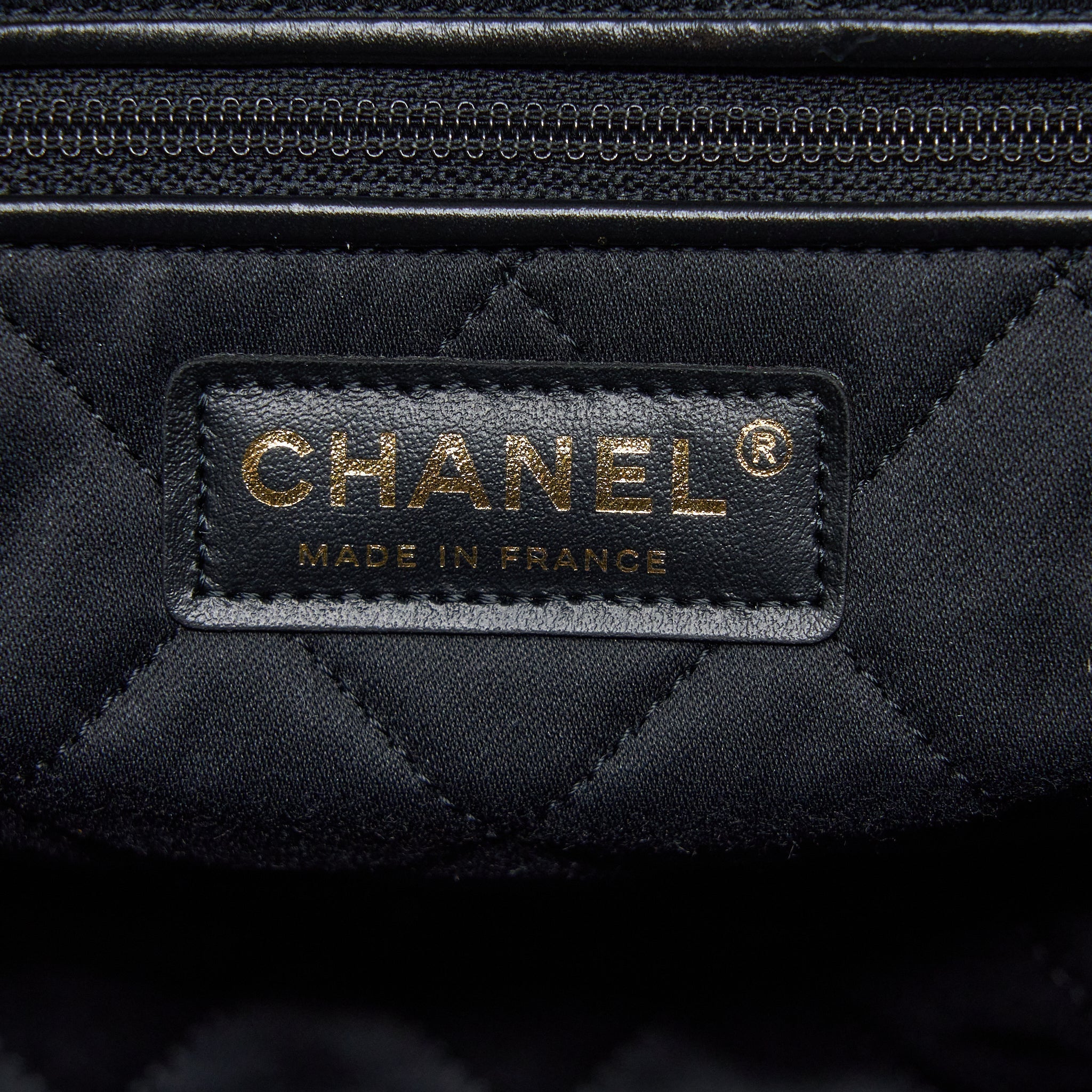 chanel-medium-22-bag-shiny-calfskin-black-ghw-microchip
