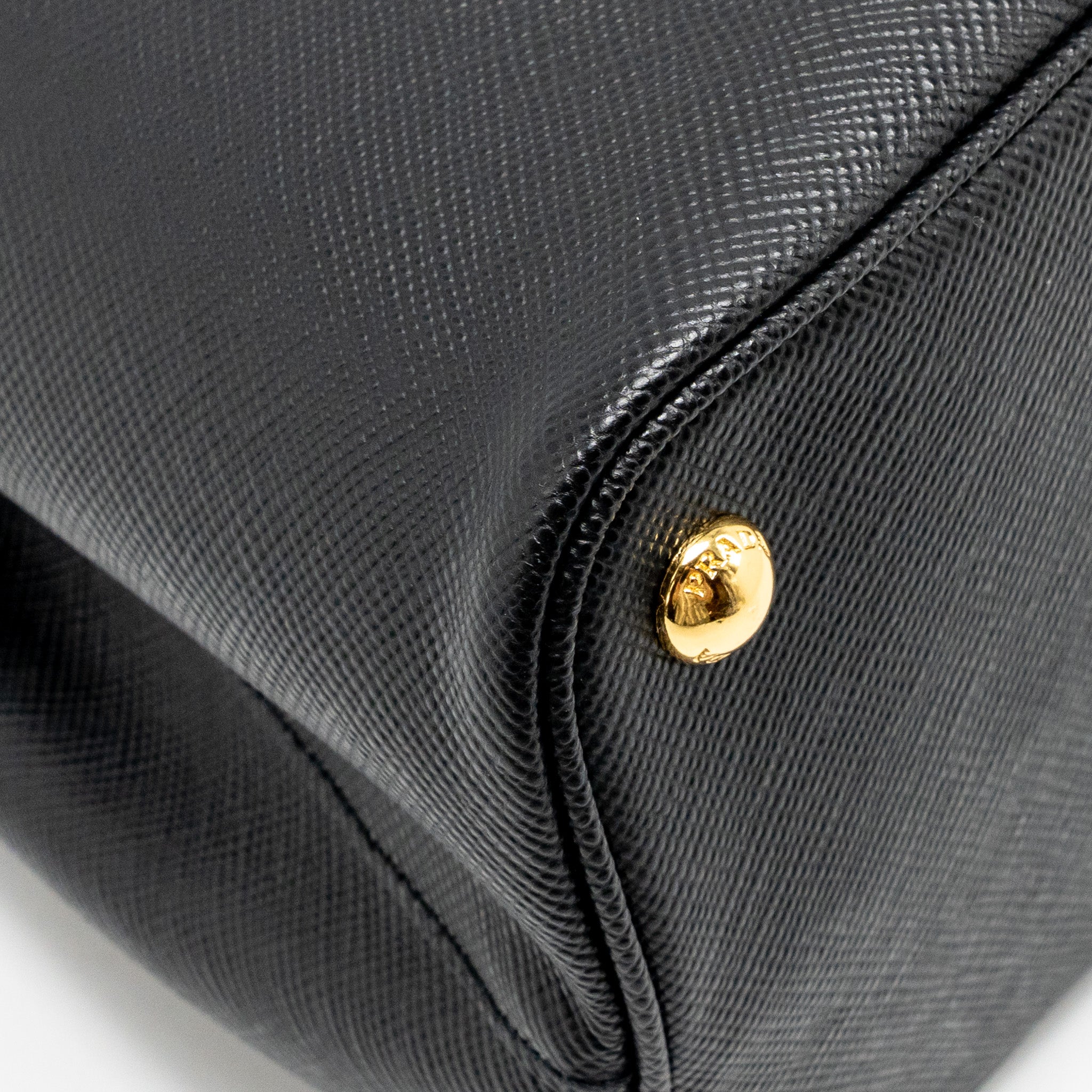 prada-medium-saffiano-cuir-tote-bag-leather-black-fuoco-ghw