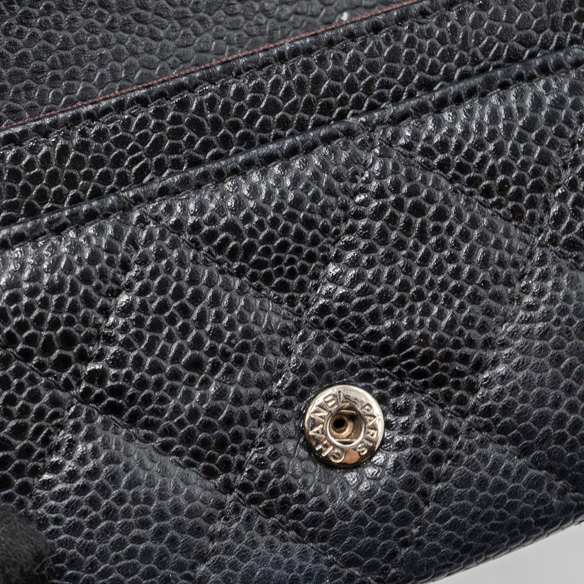 chanel-classic-flap-card-holder-caviar-black-shw-5