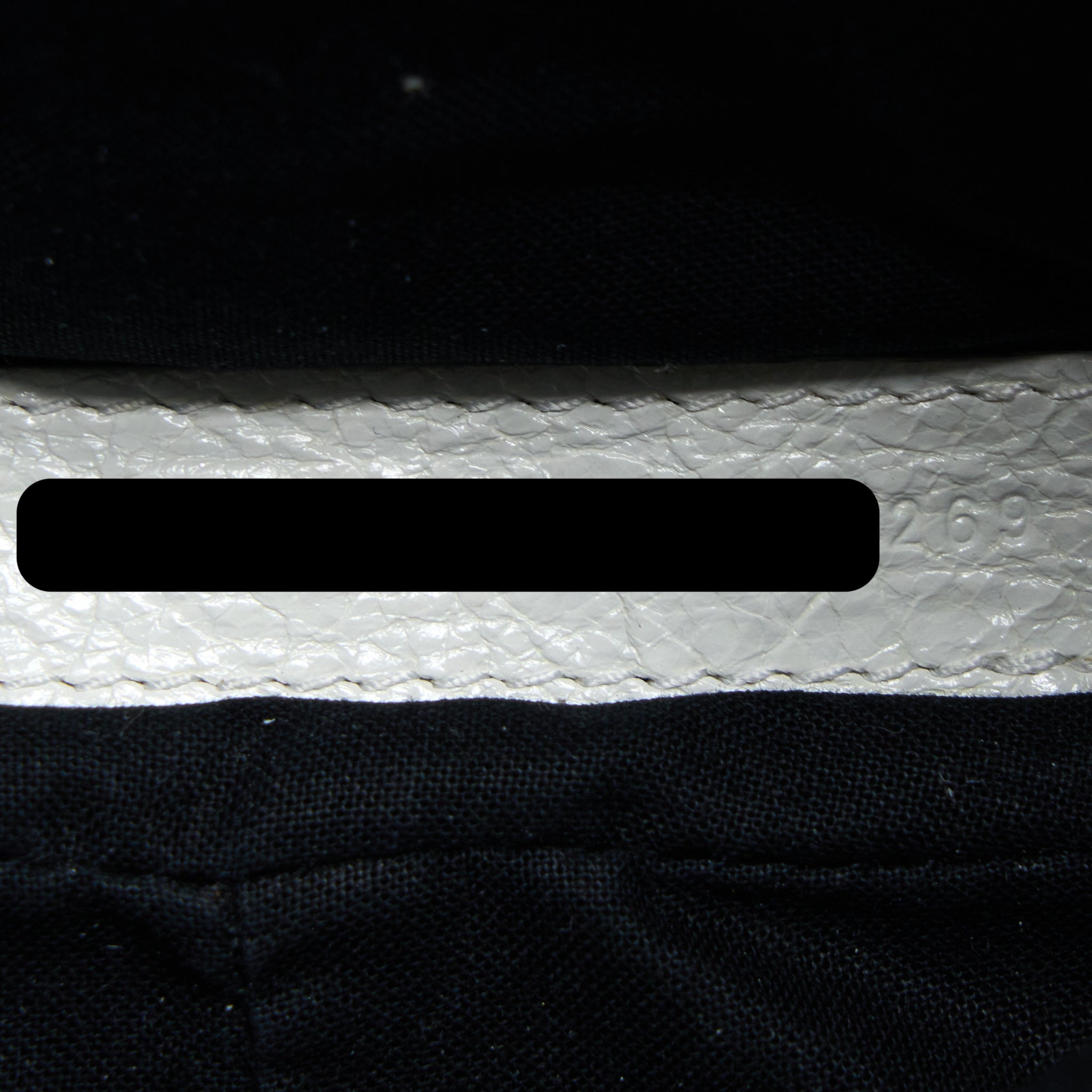 balenciaga-le-cagole-xs-shoulder-bag-lambskin-white-shw