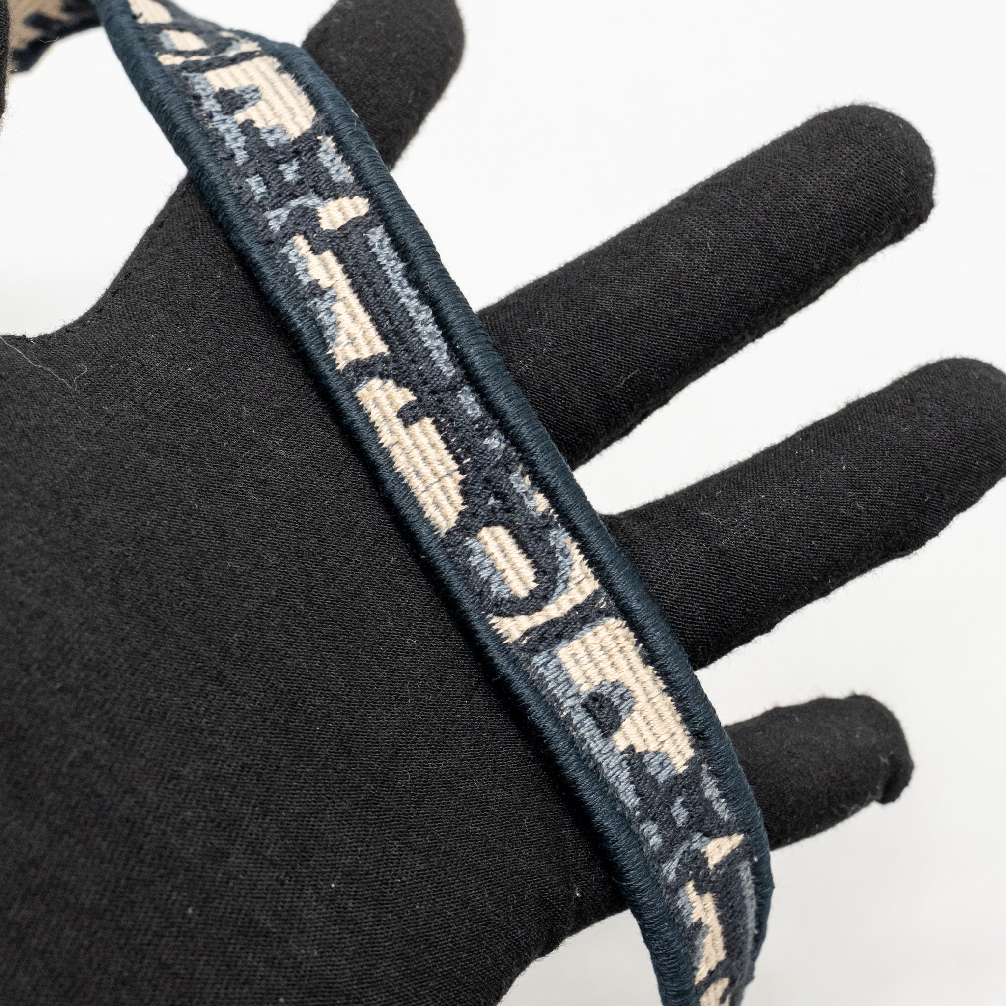 dior-medium-saddle-bag-oblique-embroidery-canvas-blue-ghw-1