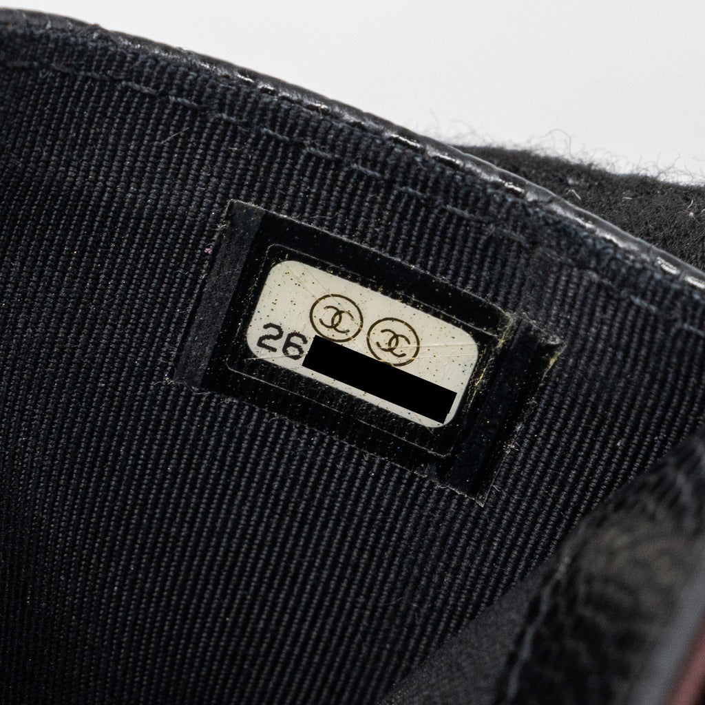 chanel-classic-flap-card-holder-caviar-black-shw-5
