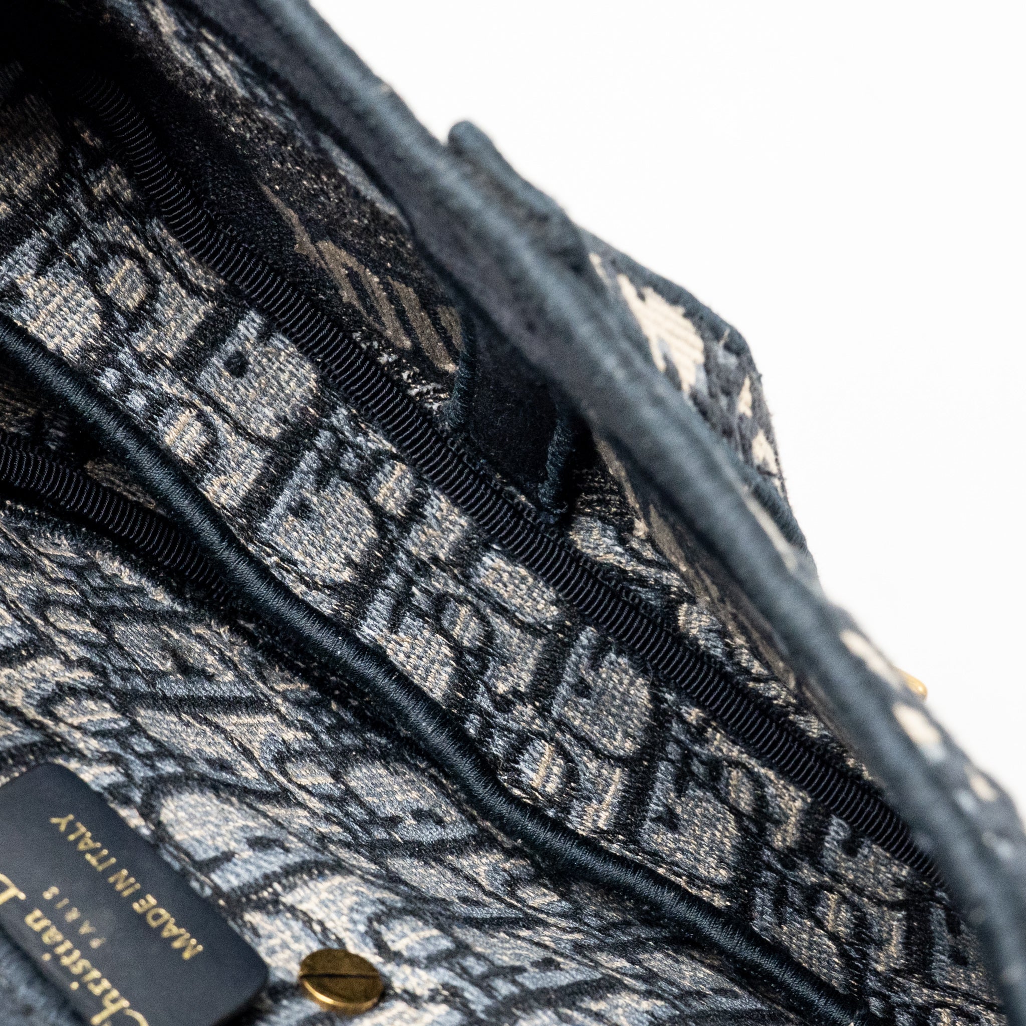 dior-medium-saddle-bag-oblique-embroidery-canvas-blue-ghw-1