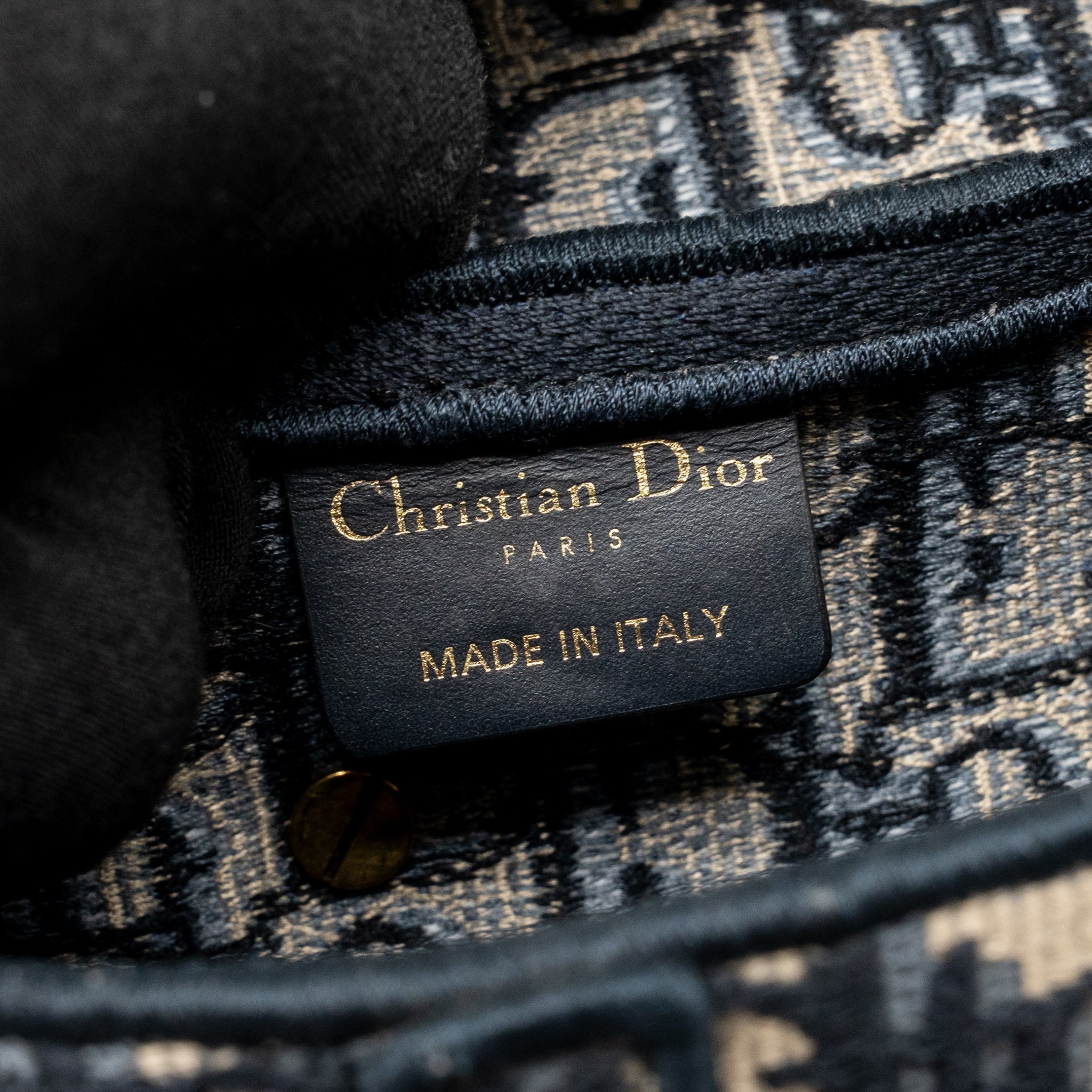 dior-medium-saddle-bag-oblique-embroidery-canvas-blue-ghw-1