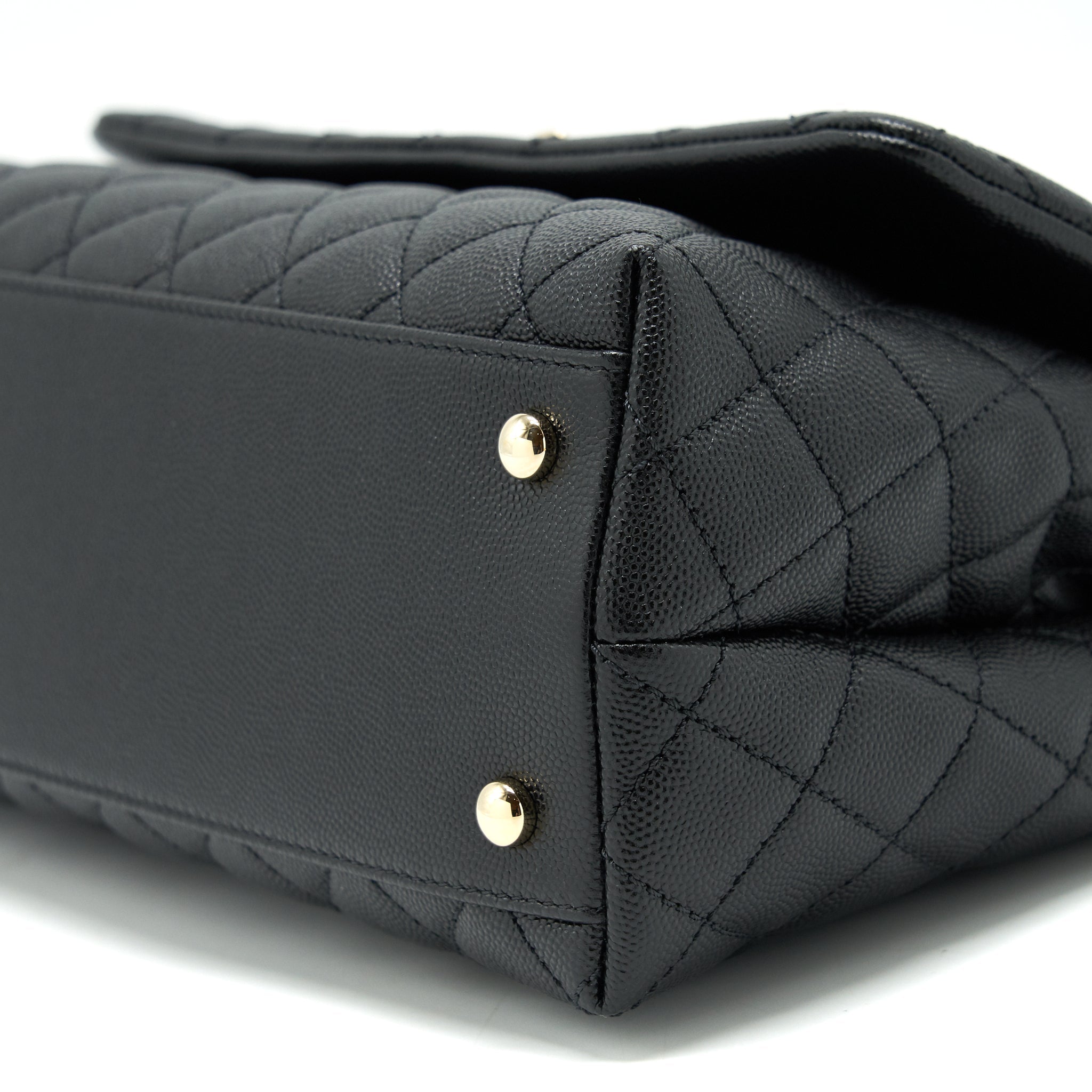 chanel-medium-coco-handle-caviar-black-lghw