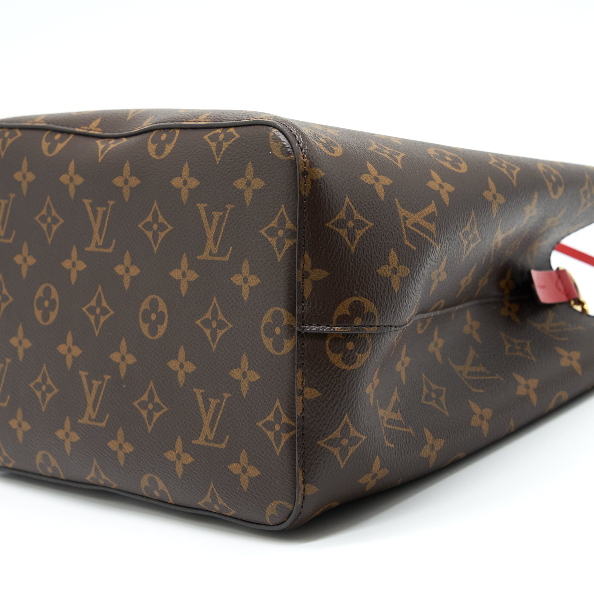 louis-vuitton-neonoe-monogram-canvas-ghw-1