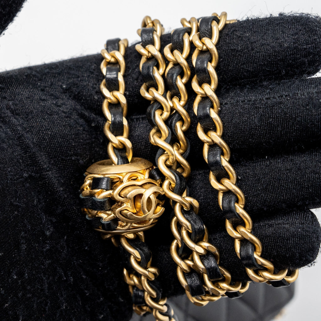 chanel-pearl-crush-long-vanity-case-lambskin-black-ghw