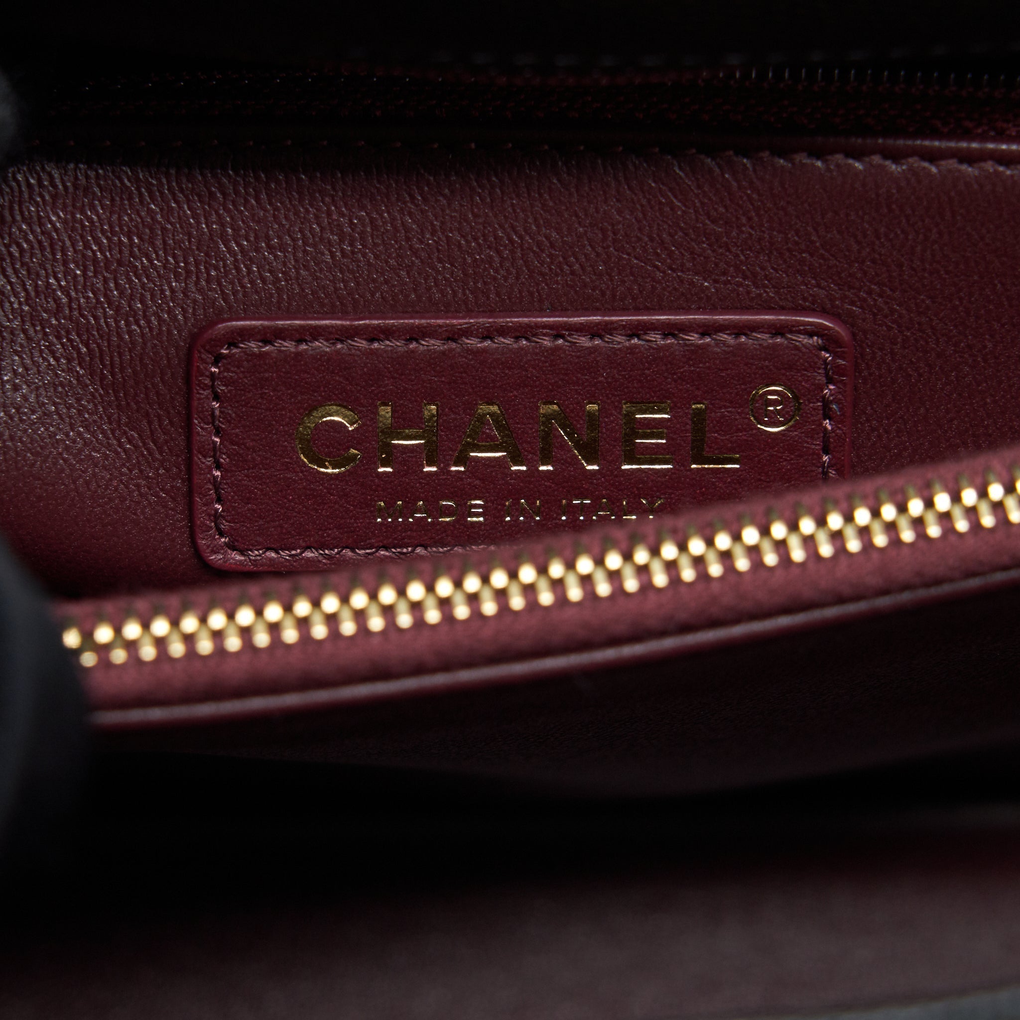 chanel-medium-coco-handle-caviar-black-lghw