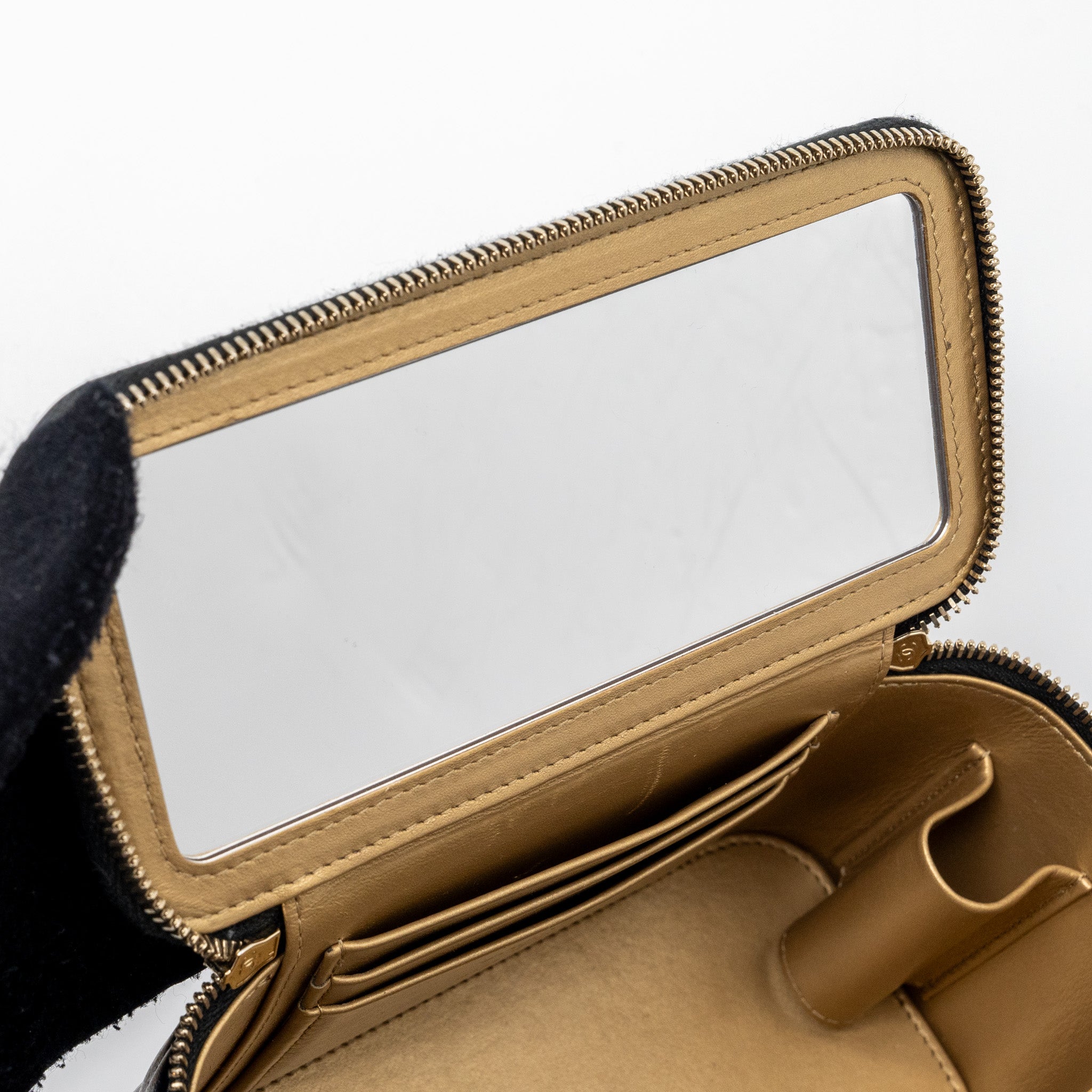 chanel-pearl-crush-long-vanity-case-lambskin-black-ghw