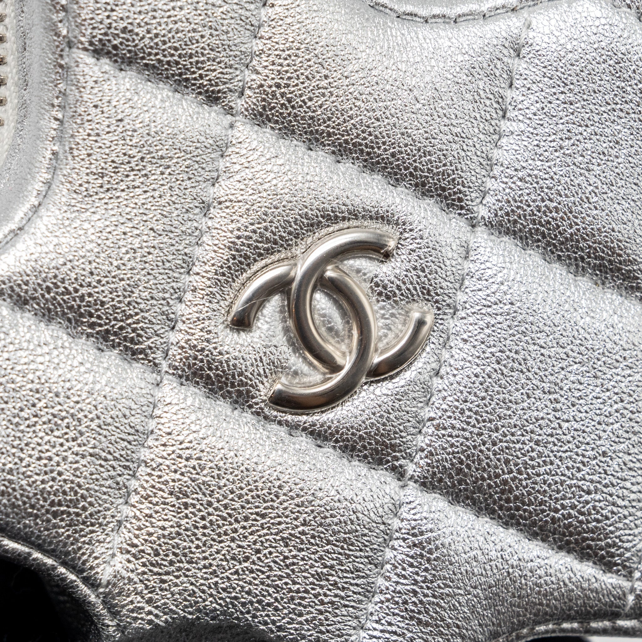 chanel-mini-star-coin-purse-calfskin-silver-lghwmicrochip
