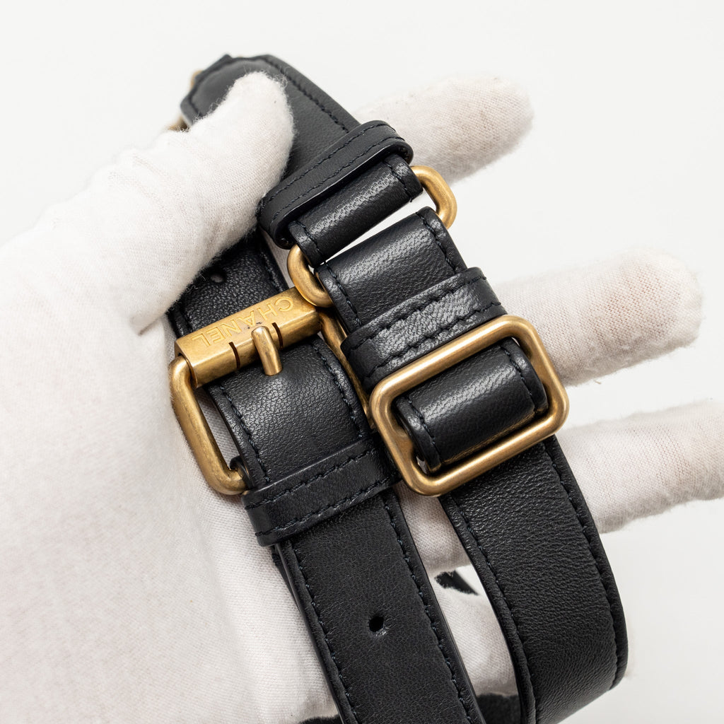 chanel-waist-bag-black