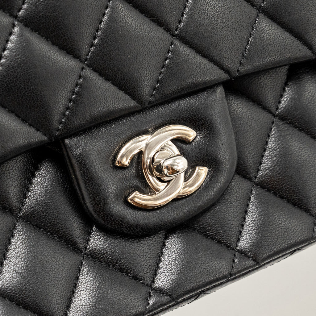 chanel-medium-classic-double-flap-bag-lambskin-black-shw-copy-2