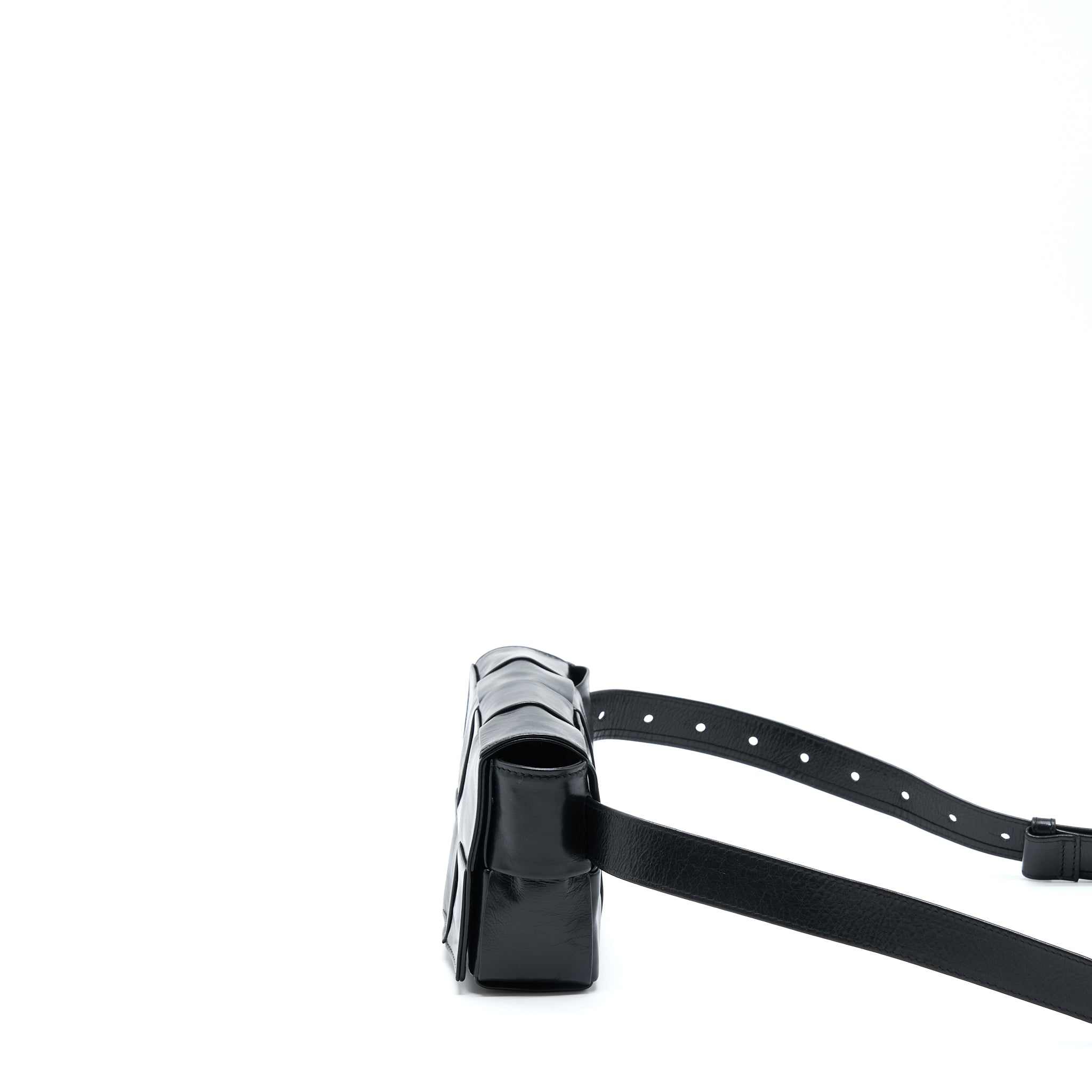 bottega-veneta-cassette-belt-bag-calfskin-black