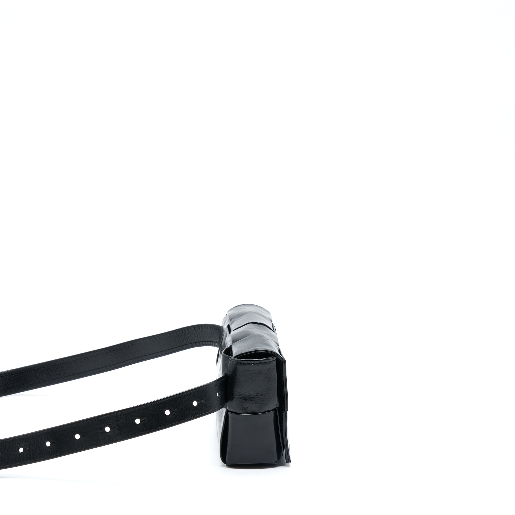 bottega-veneta-cassette-belt-bag-calfskin-black